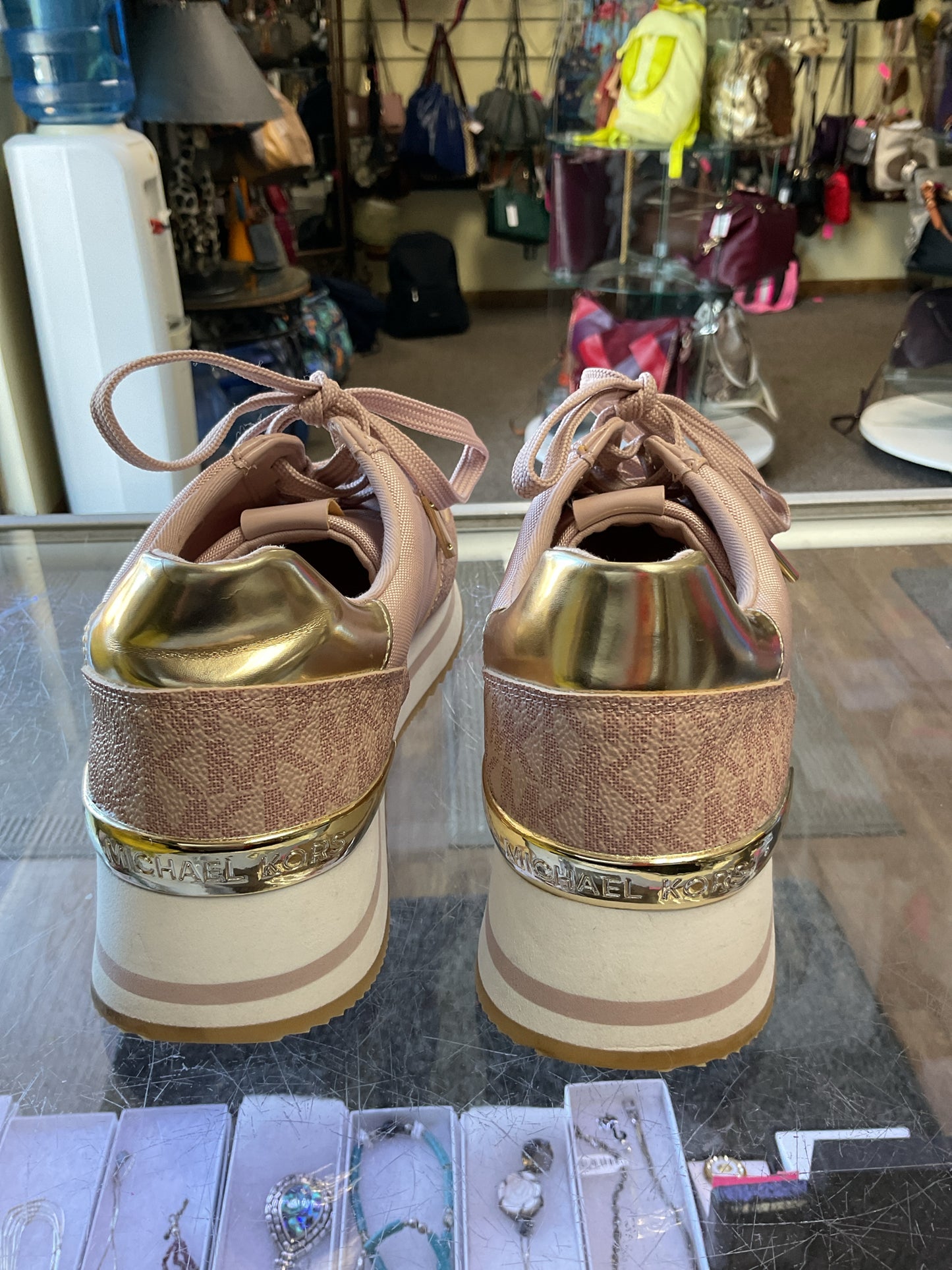 Michael Kors 7.5 Pink shoes New sneakers MK with gold