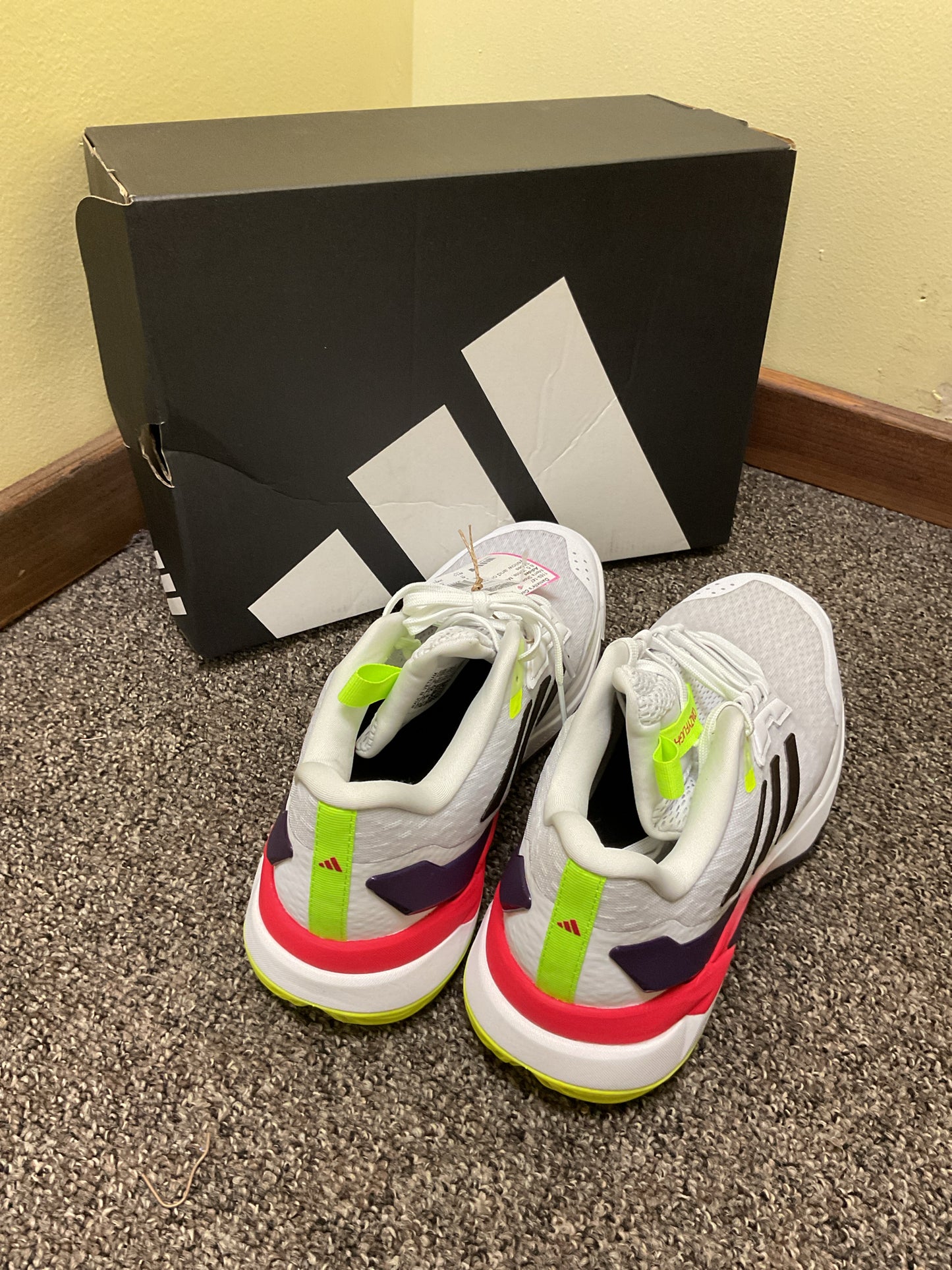 8.5 Adidas White Men's Shoes