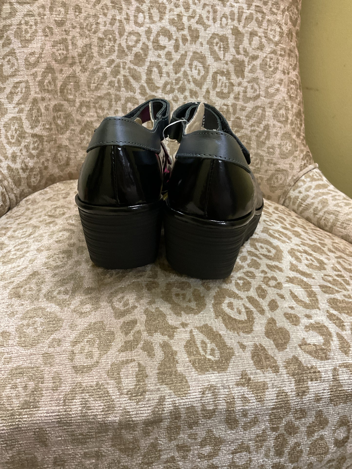 Fly London 8 Black shoes