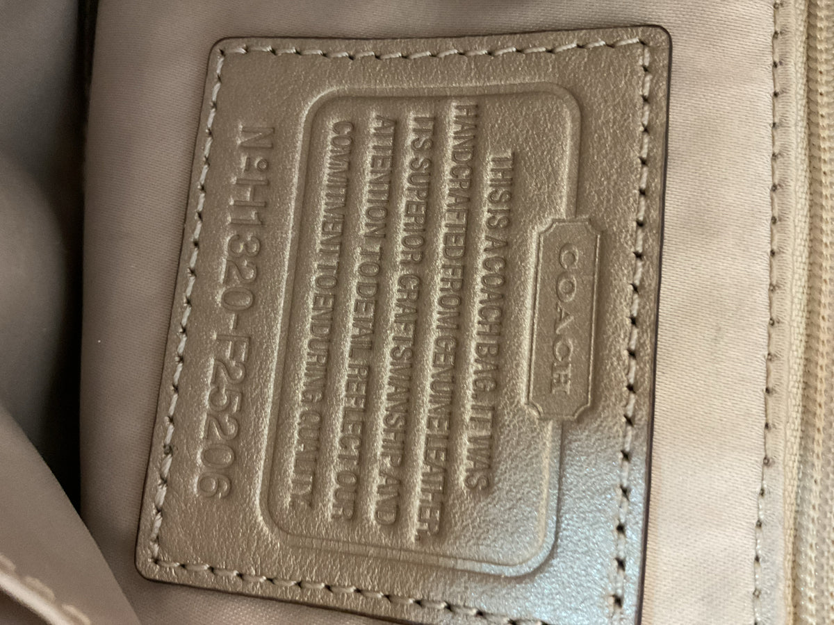 coach Purse champaigne Taylor Leather MINT Condition