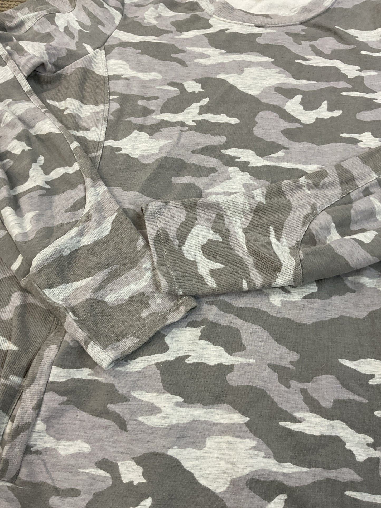 Athleta Size XL Gray Dress camo soft athletic sweatshirt