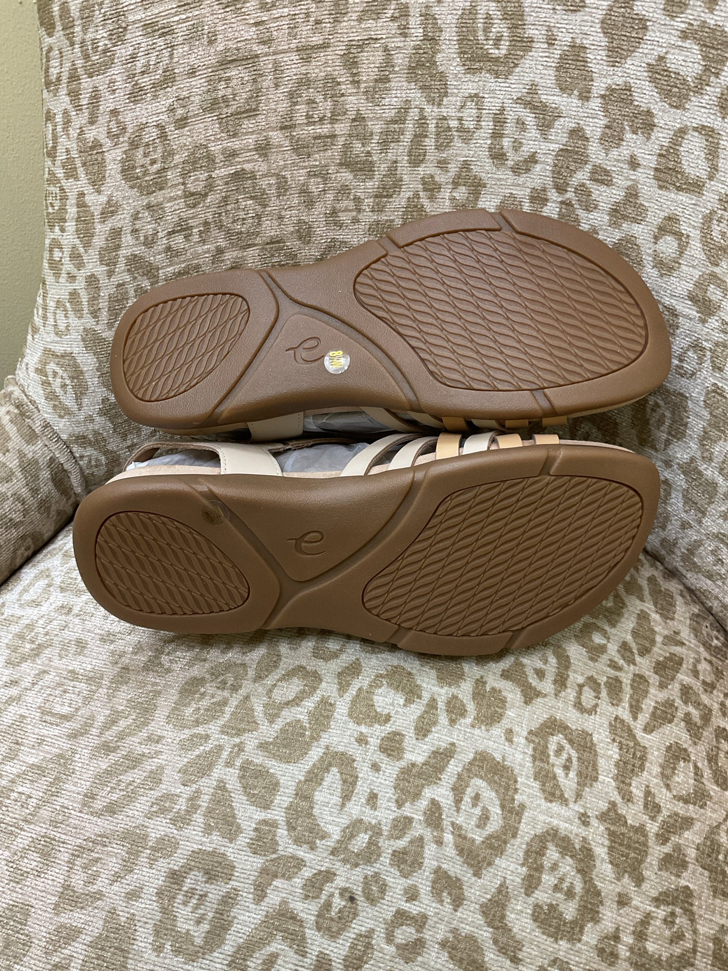 Easy Spirit 8.5W Ivory shoes sandals new in box