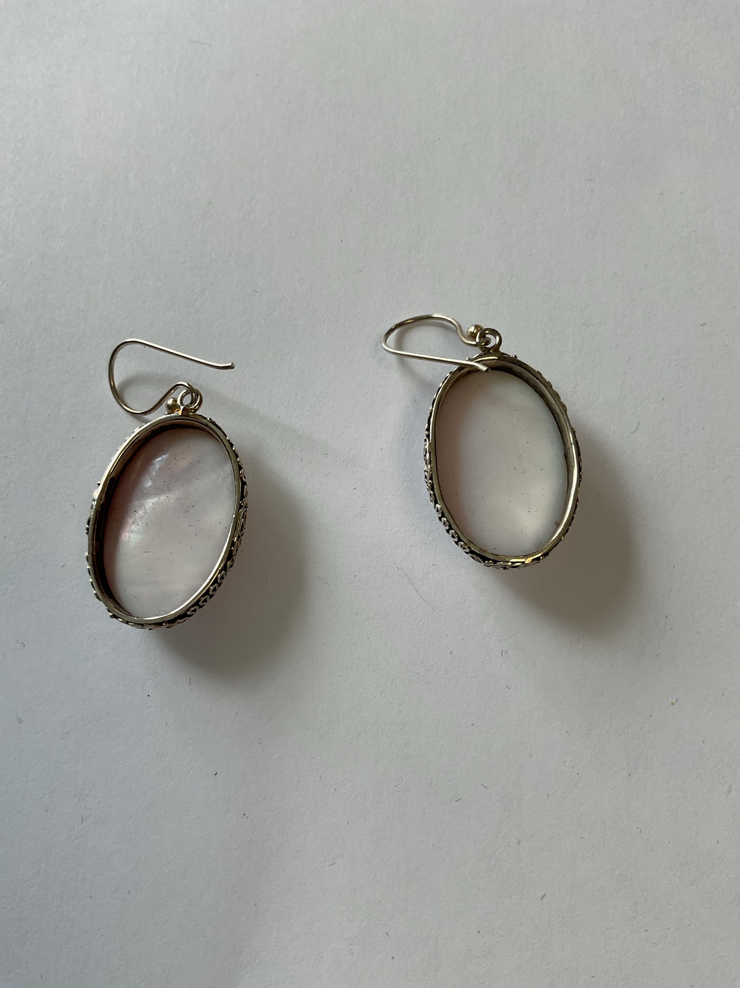 Sterling Silver Earrings oval with pink mother of pearl