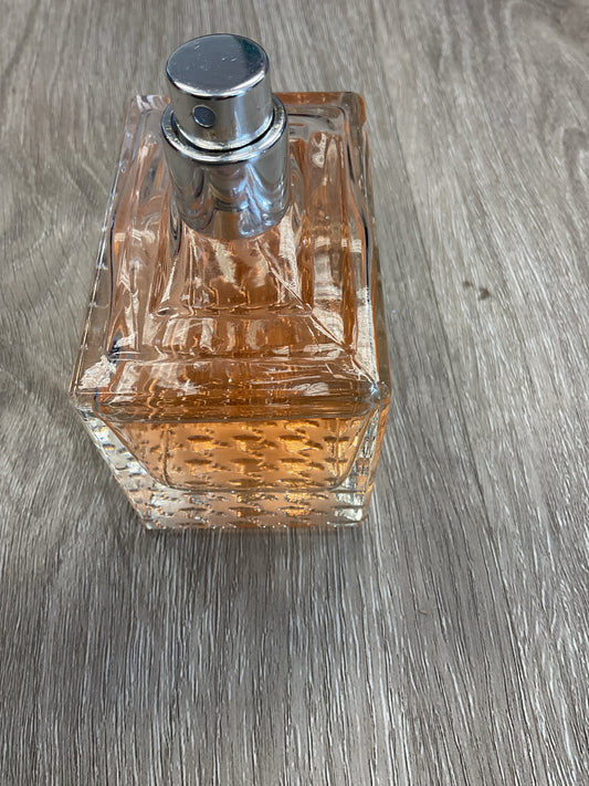 Miss Dior Cherie perfume