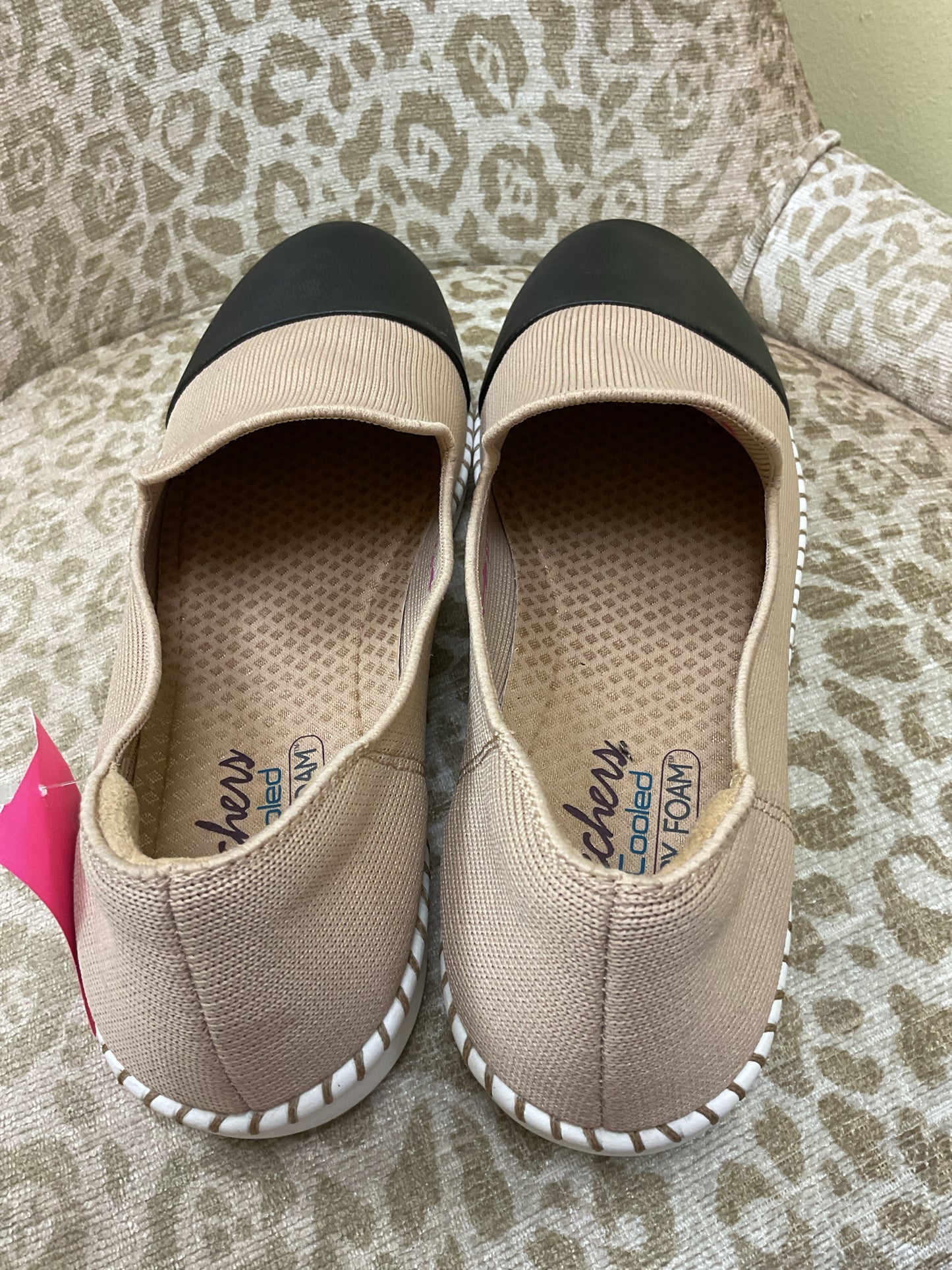 Skechers 10 Tan shoes