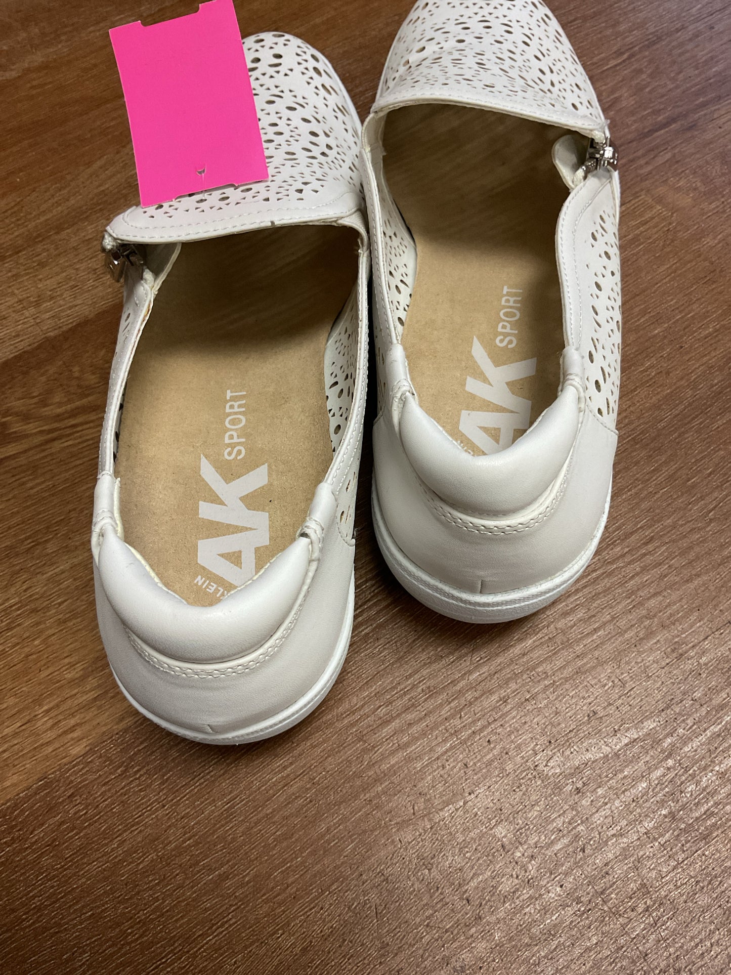 Anne Klein 9.5 White shoes