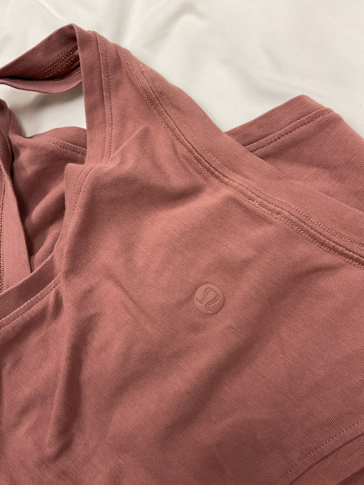 Lululemon Size 16 Mauve Shirt tank & crop leggings camo