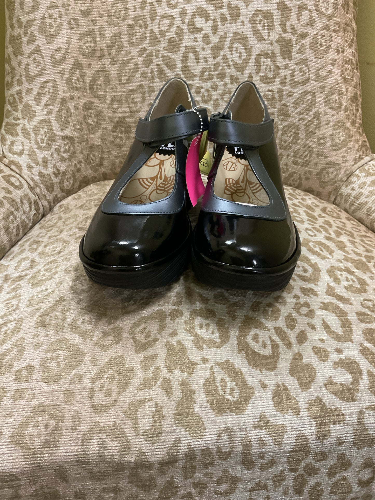 Fly London 8 Black shoes