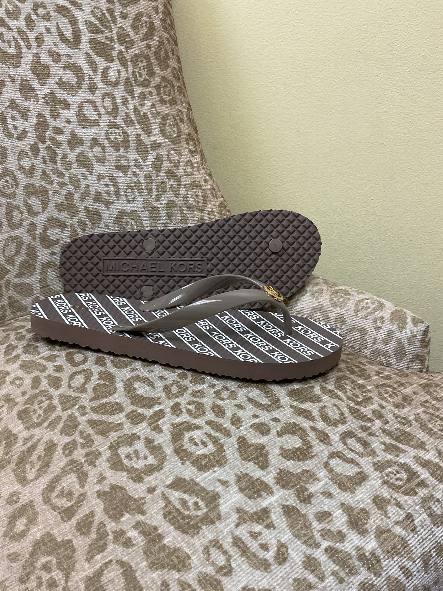 Michael Kors 10 Taupe Sandals