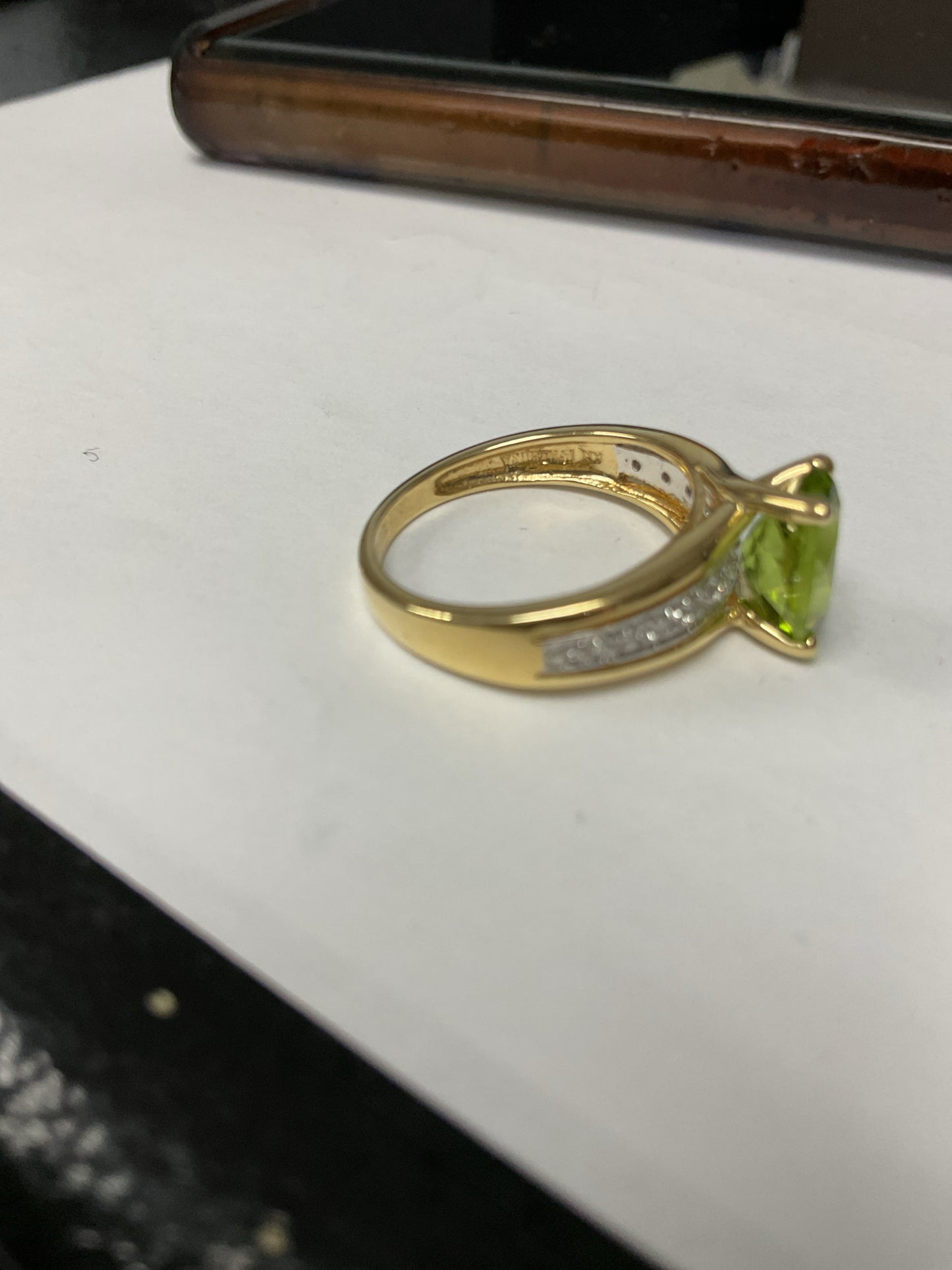 14K Ring New Yellow gold peridot & diamonds