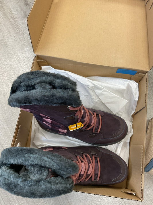 Columbia 7.5 Burgundy Boots Ice Maiden