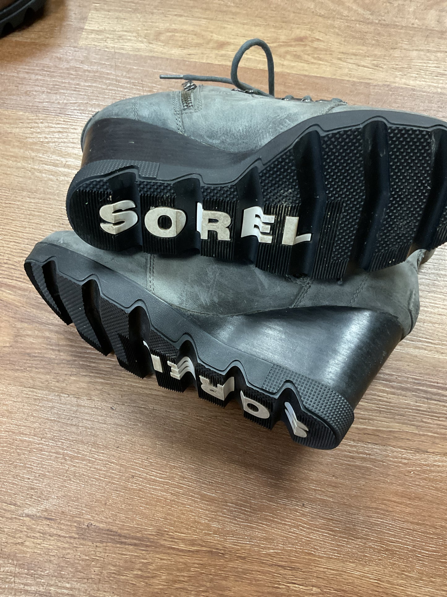 Sorel 7.5 Gray Boots Uptown wedge gray distressed leather