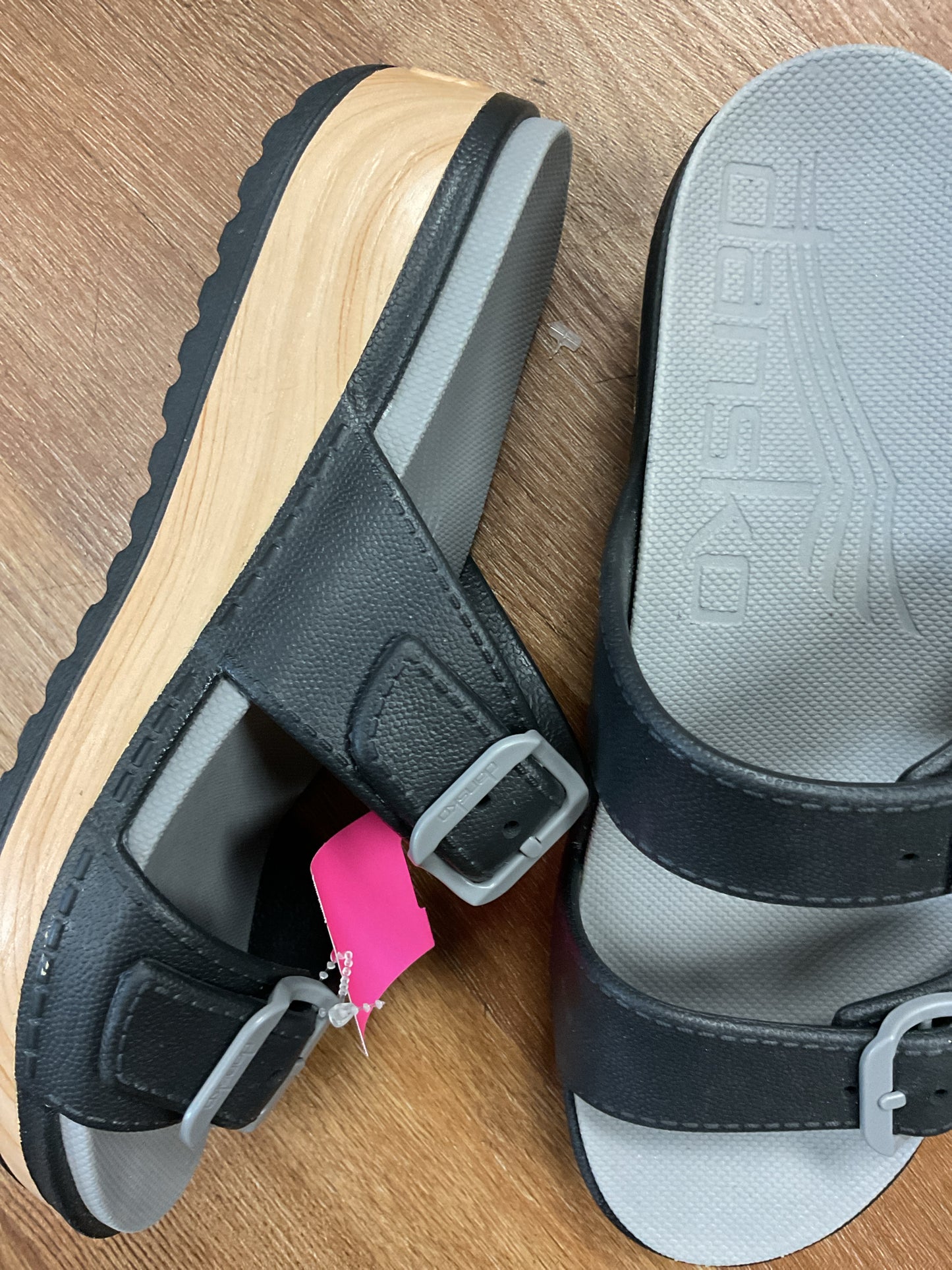 Dansko 10 Black Sandals NEW resin
