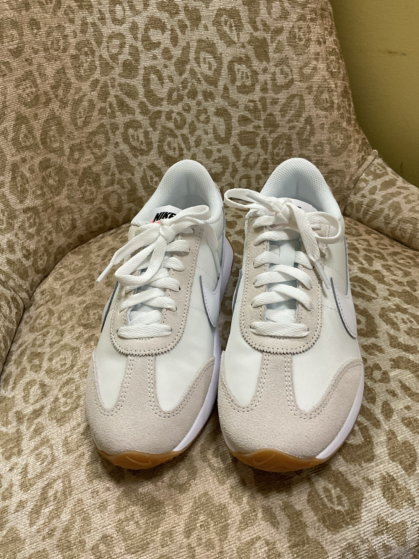 Nike 7 White shoes Pacific sneakers suede & nylon NEW