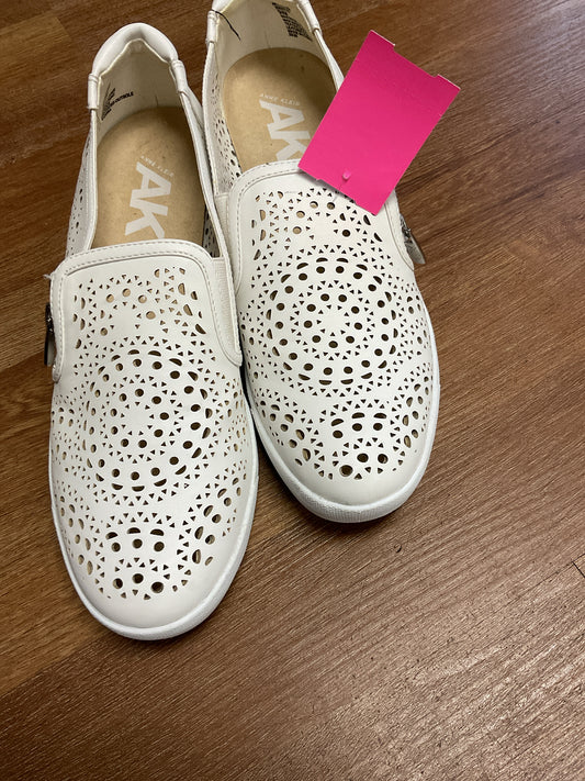 Anne Klein 9.5 White shoes