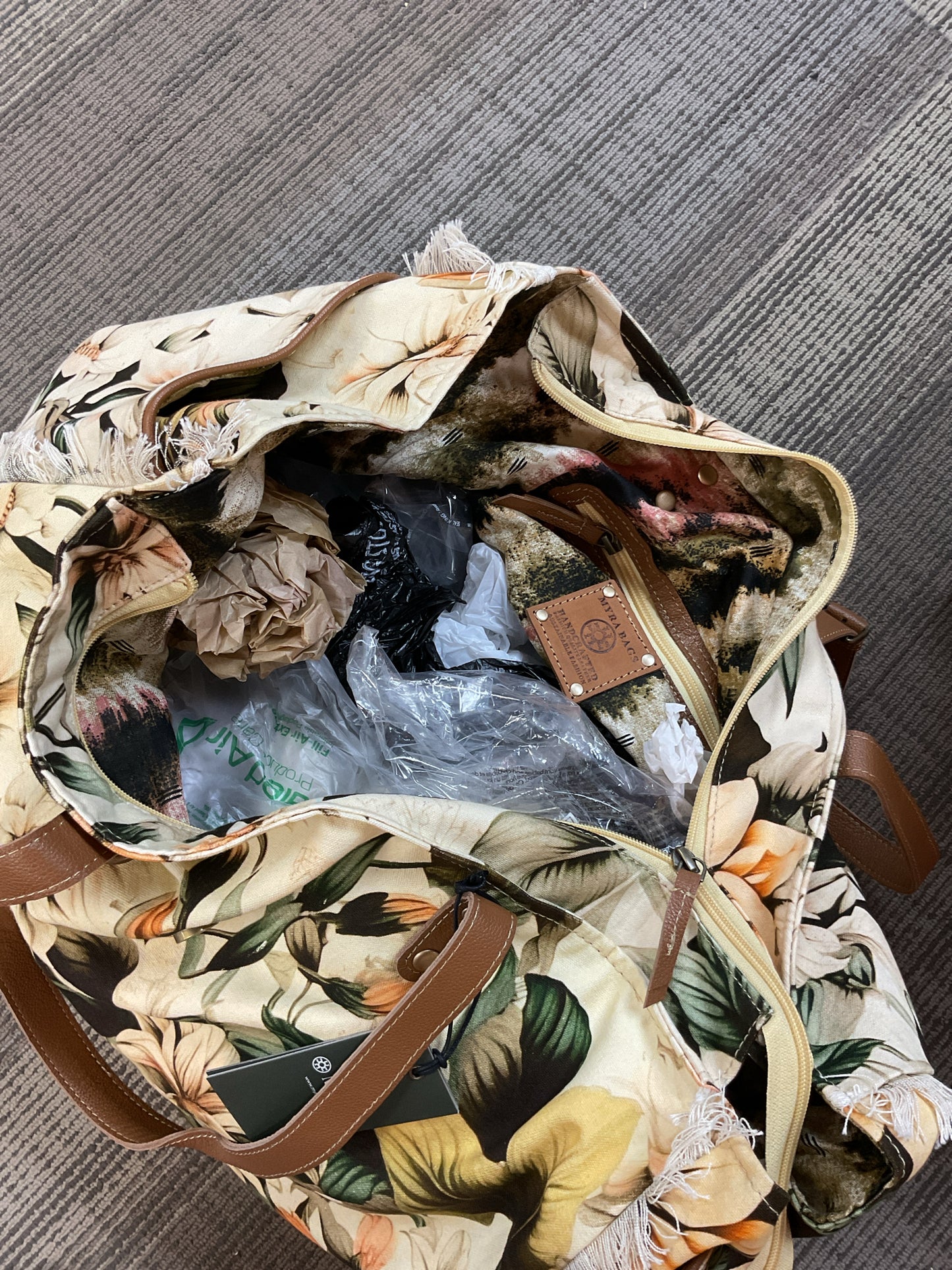 Myra Purse lOVELY FLORALS WEEKENDER COTTON PEACH GREEN & CREAM