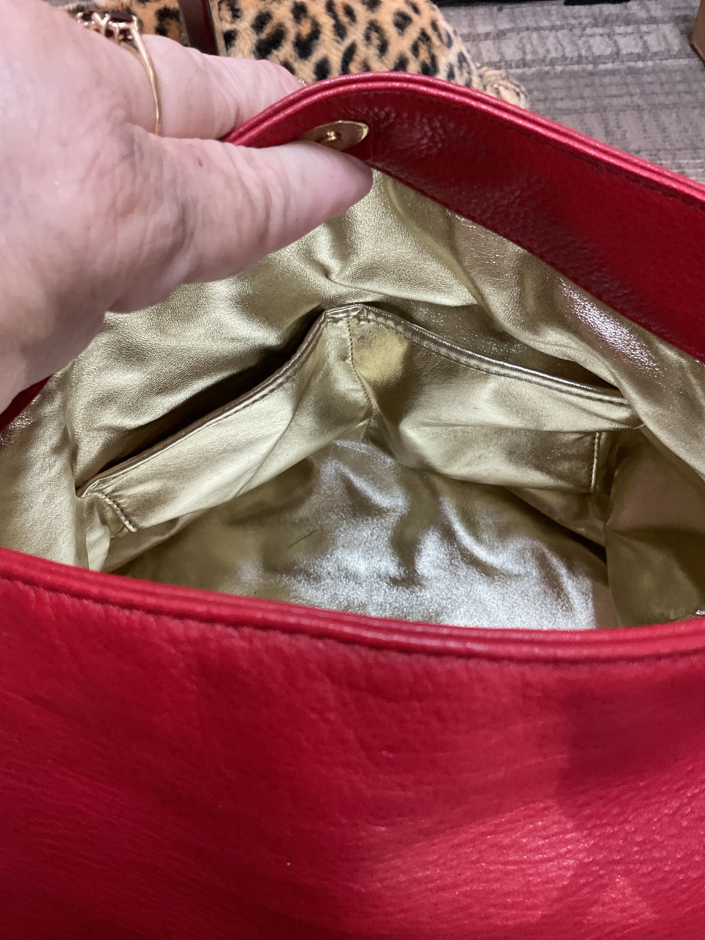 Michael Kors Purse pebbled leather shoulder bag gold hang tag and tassel