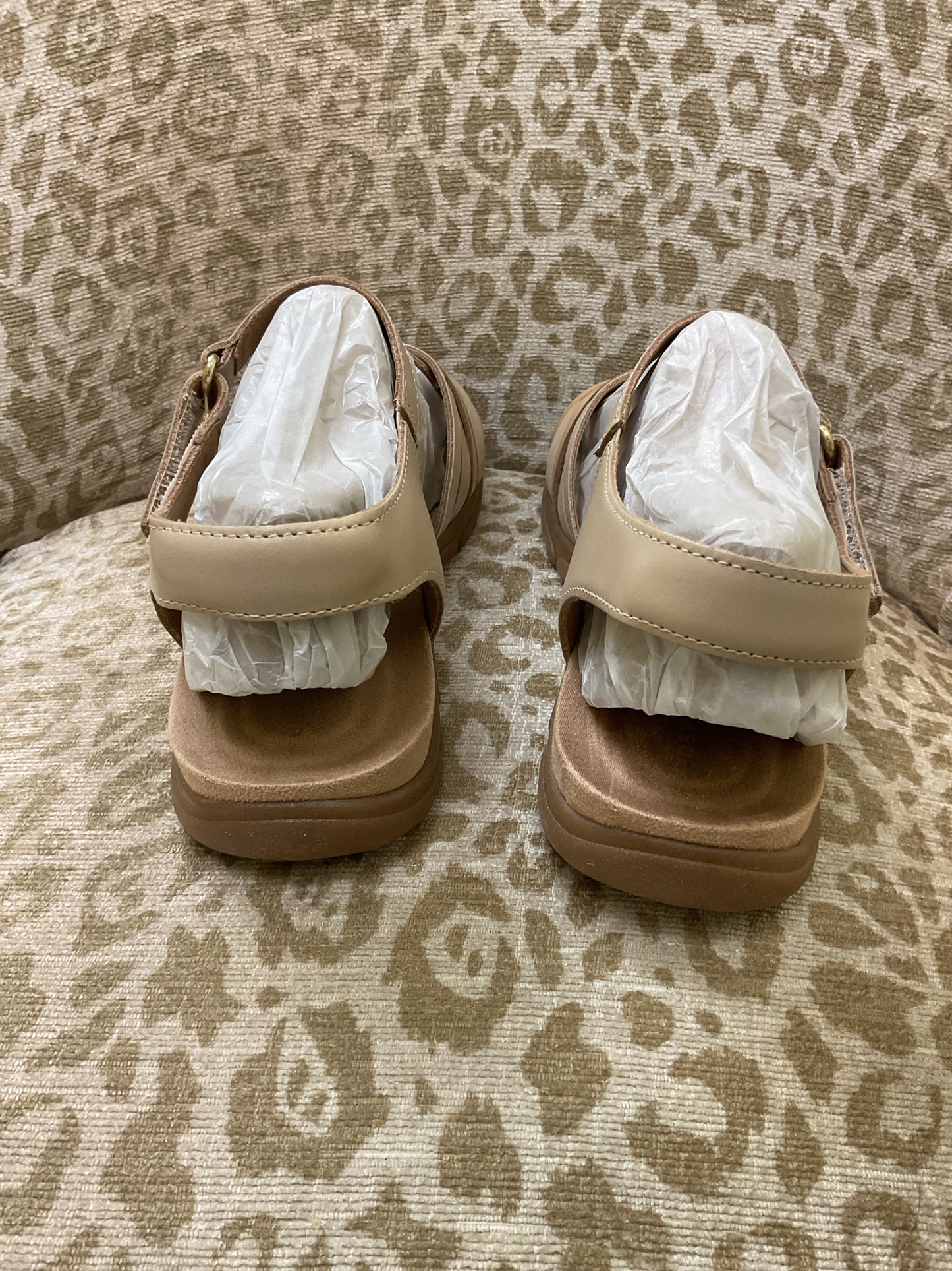 Easy Spirit 8.5W Ivory shoes sandals new in box