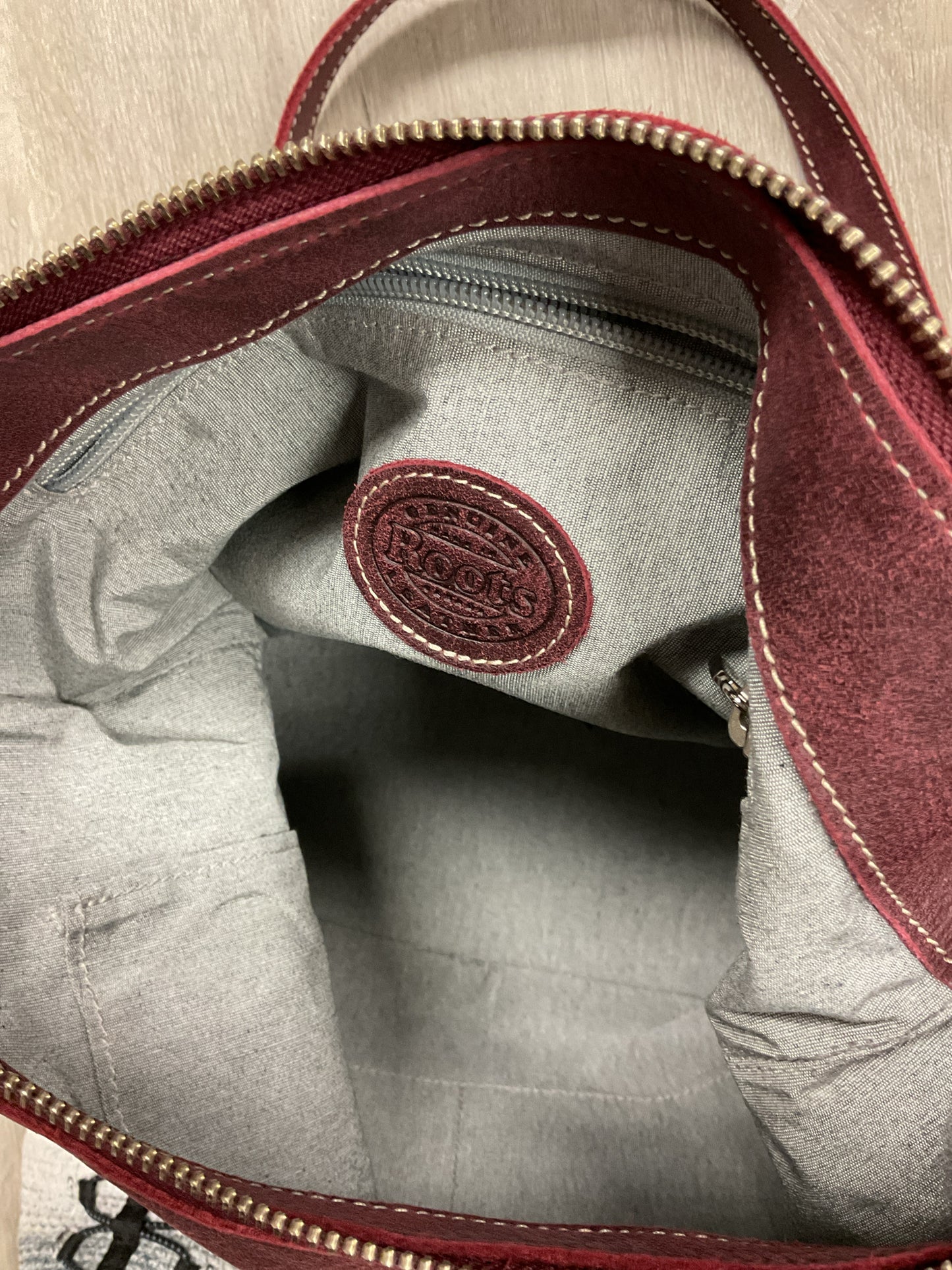 Roots Canada Purse NWOT conceal leather 2 way crossbody