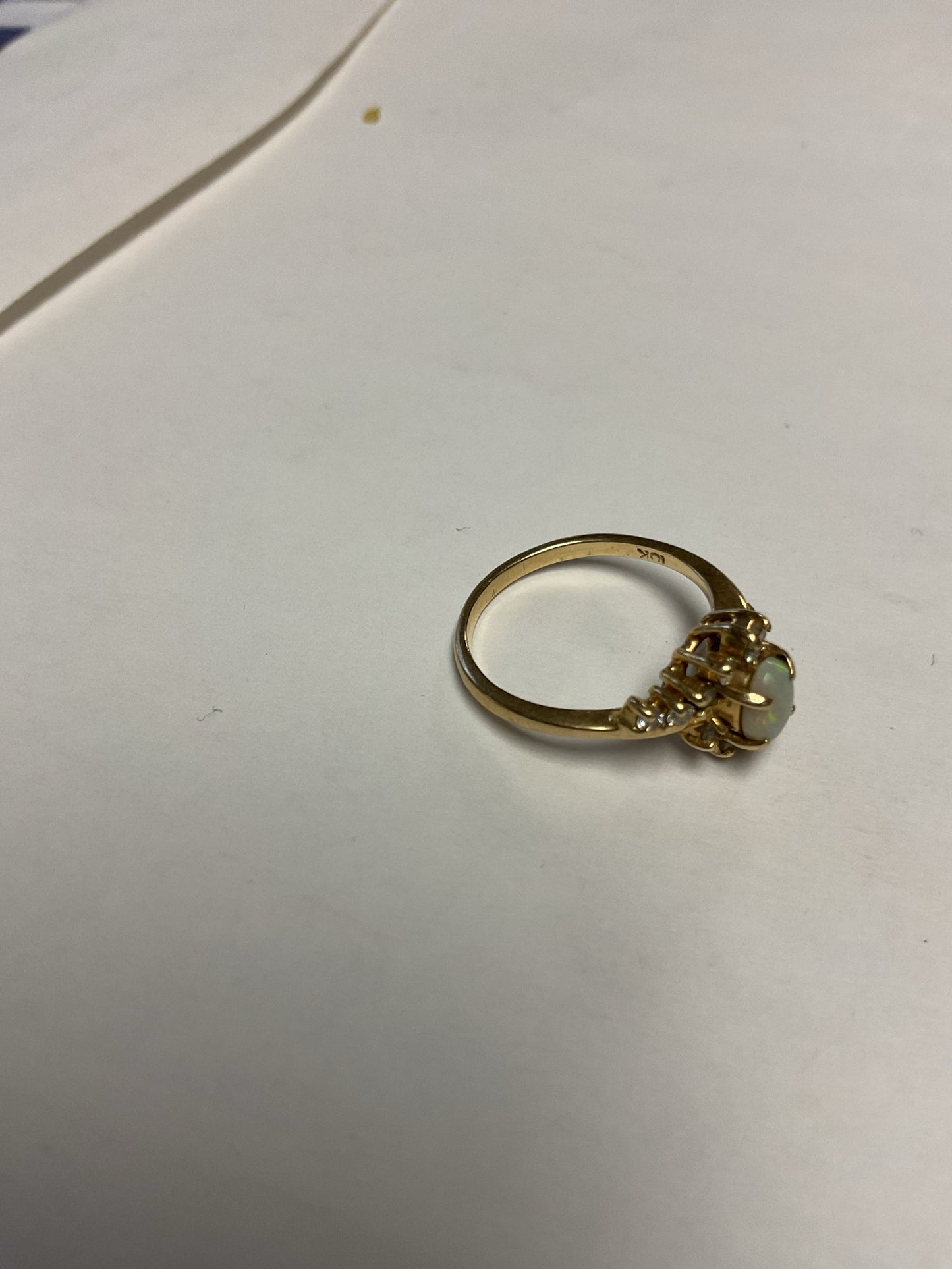 10K Ring opal size 5 yellow gold ring 2.3g