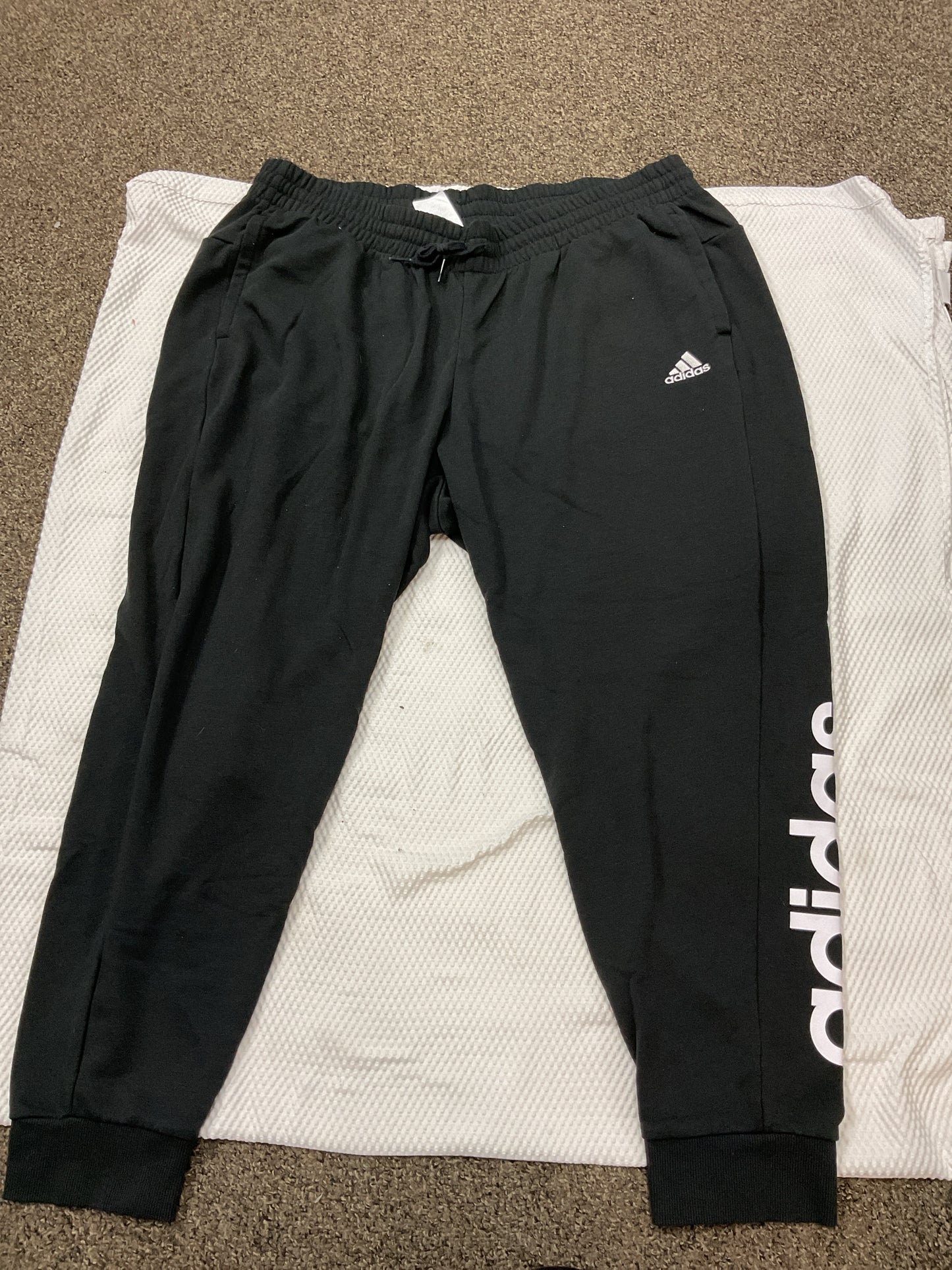 Addidas Size 2X Black Pants