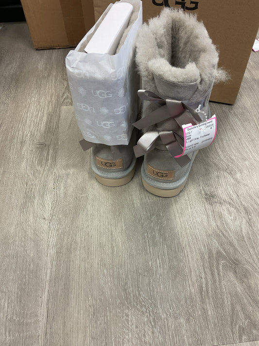 UGG 5 Light Gray Boots NEW Baily Bow small feet ! NWB
