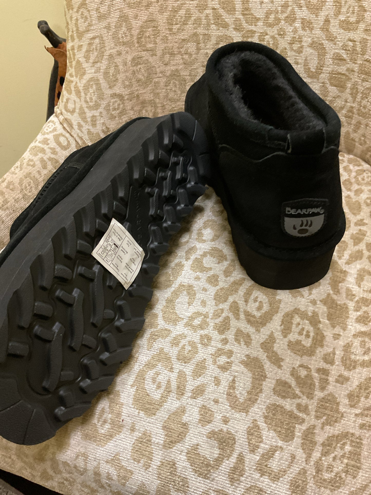 Bear Paw 9.5 Black shoes suede NEW with fleece