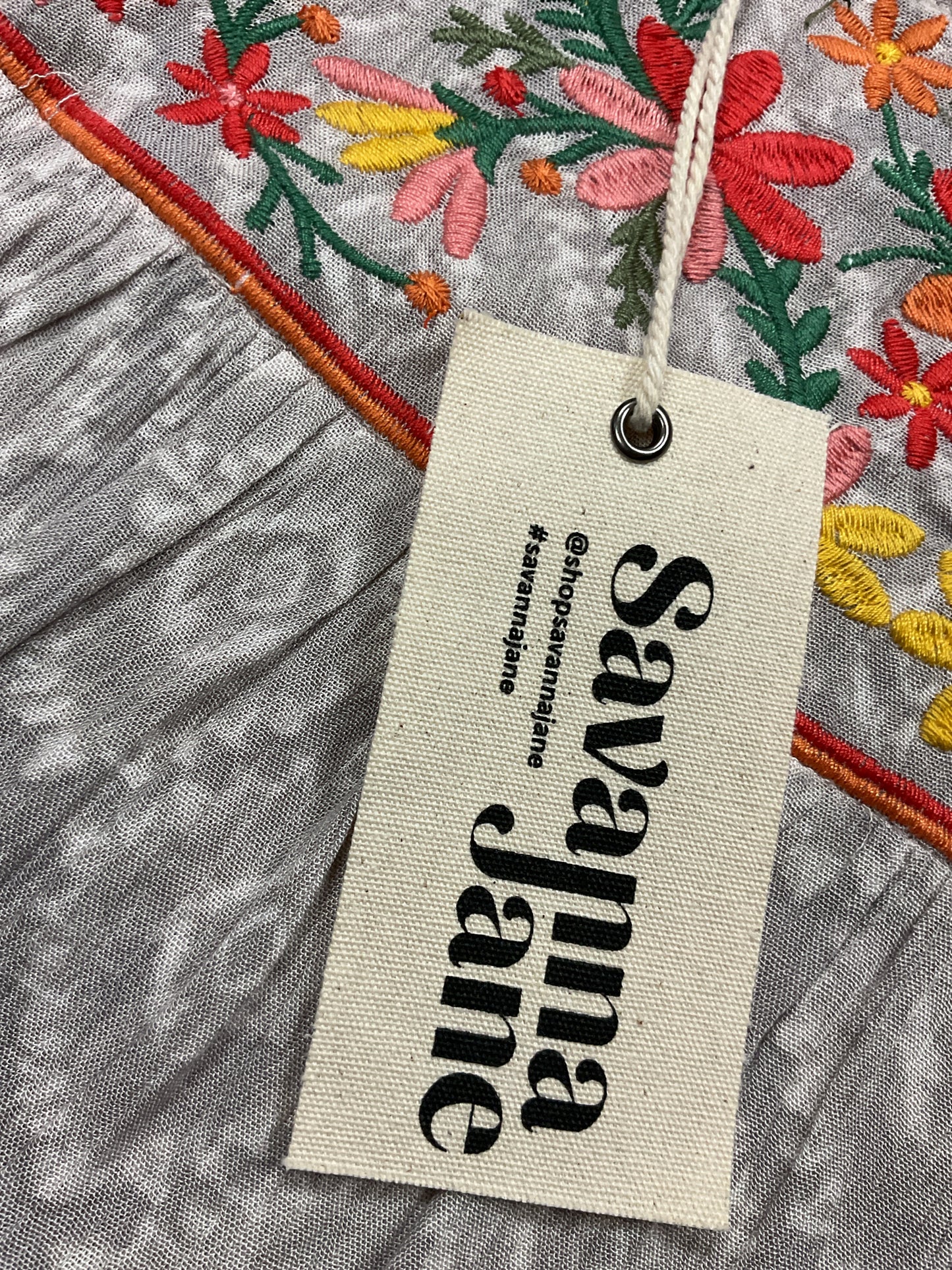 Savanna Jane Size 1X Gray Shirt