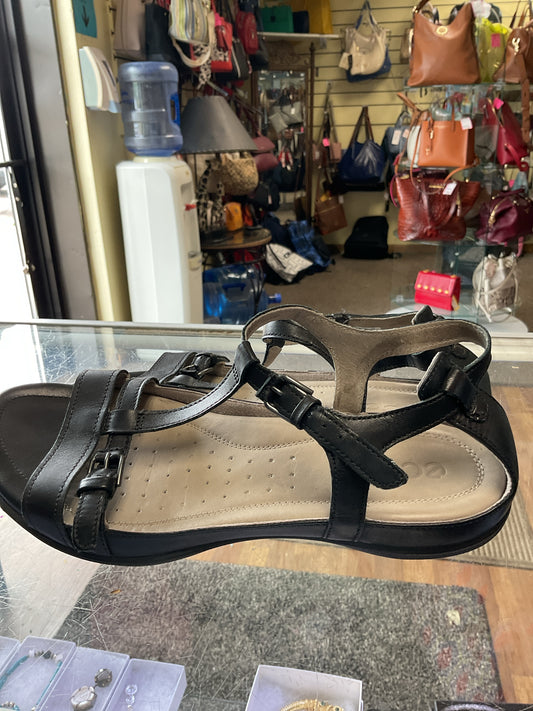 ecco 8 Black Sandals flat T strap leather