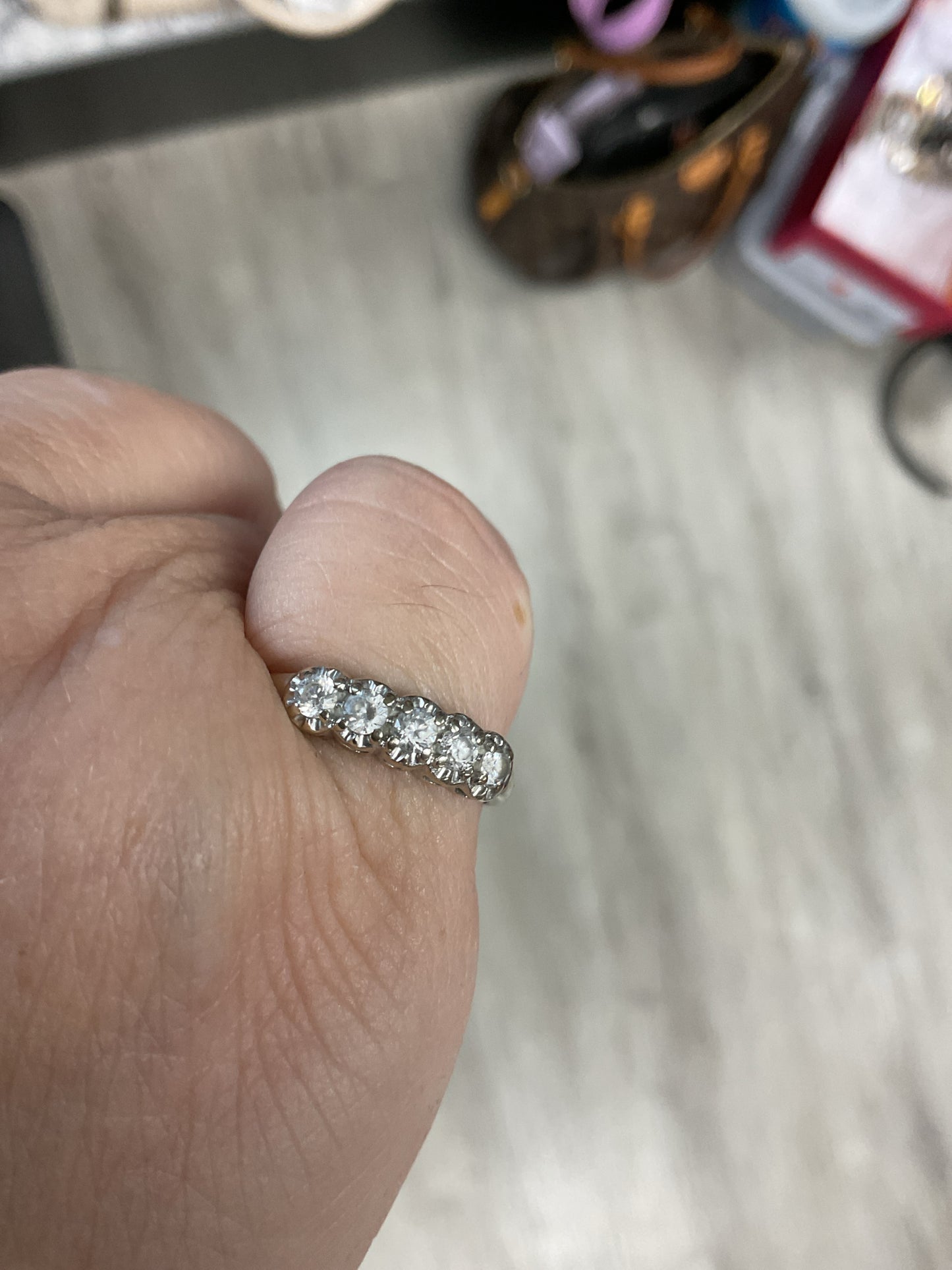 14K Ring white gold vintage cz inlaid band 2.3g