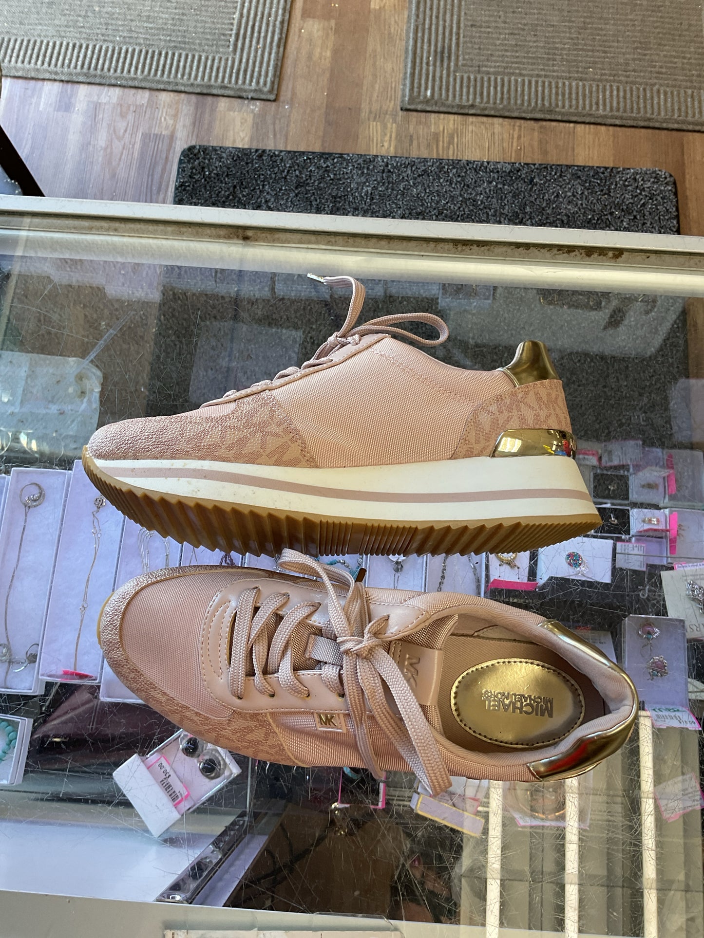 Michael Kors 7.5 Pink shoes New sneakers MK with gold