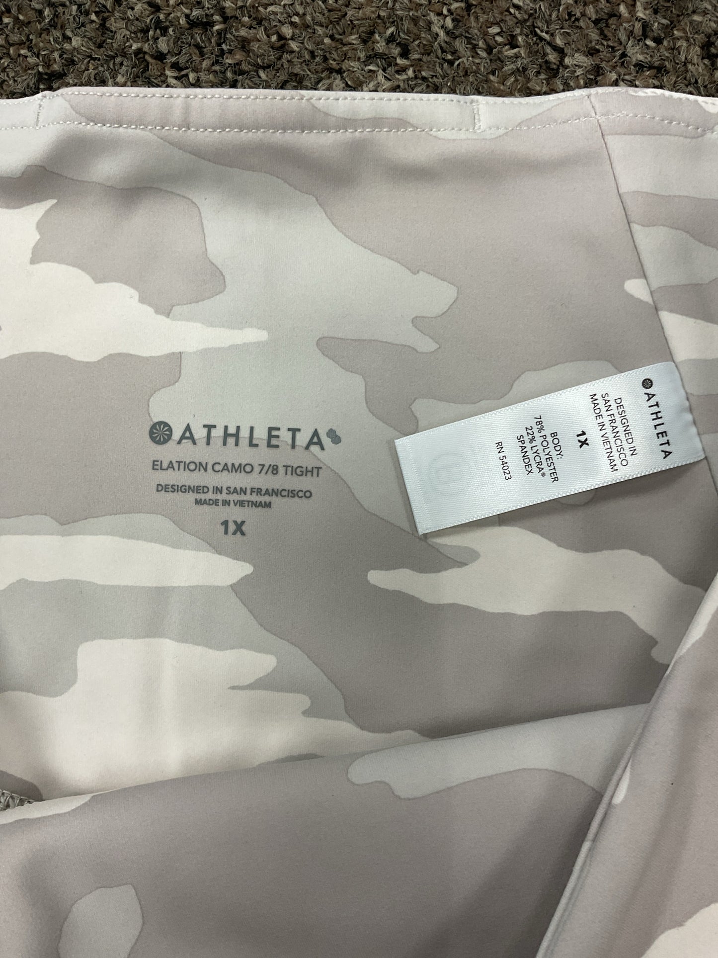 Athleta Size 1X Gray Pants Elation Camo 7/8" tight