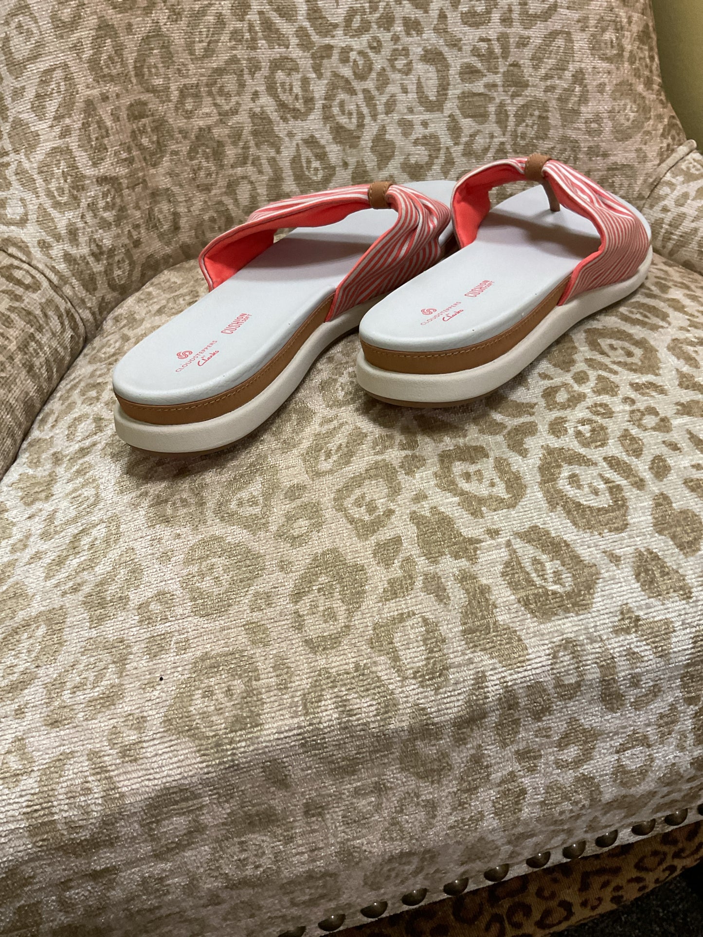 Clarks 9 Coral Sandals