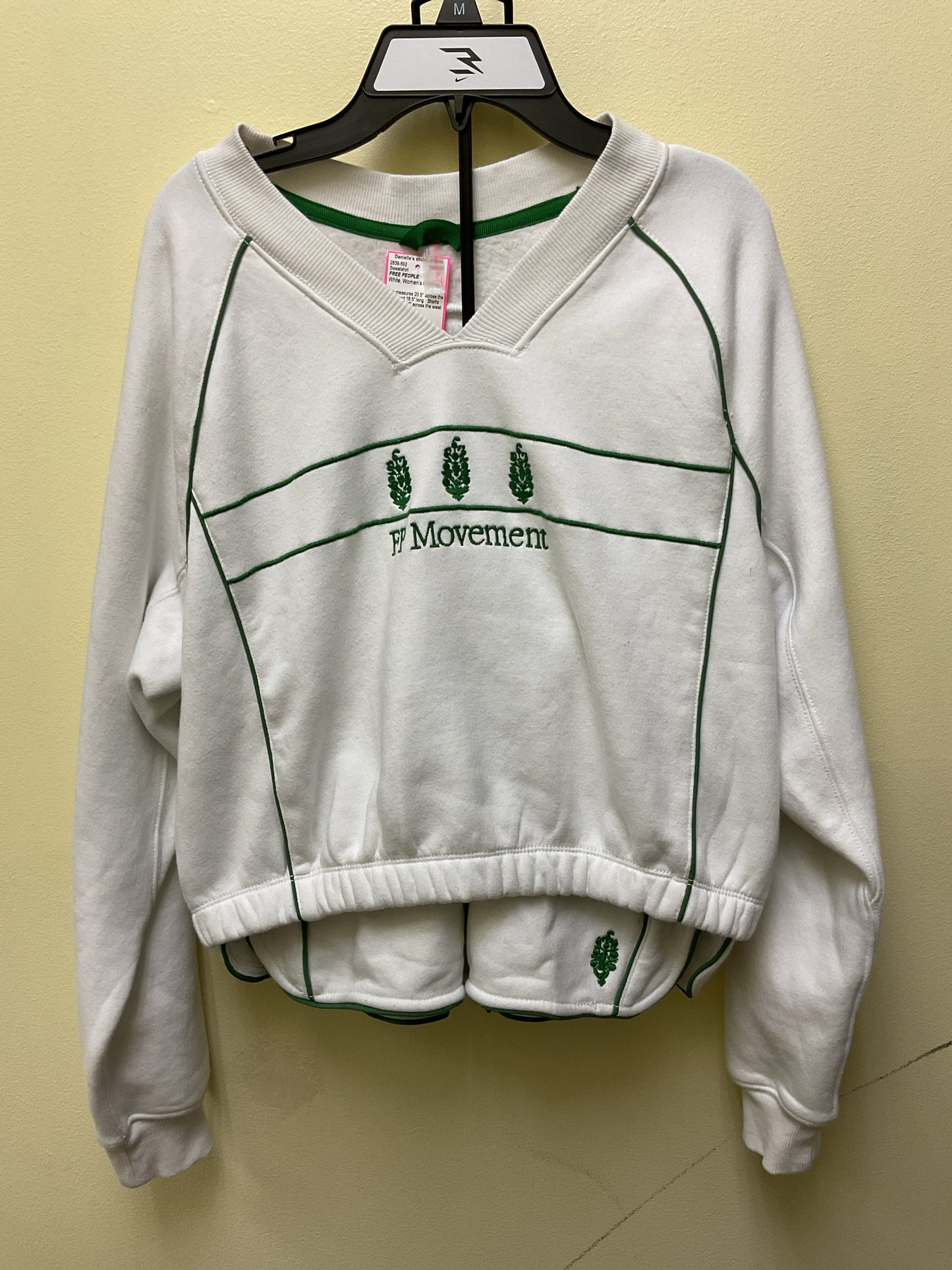 FREE PEOPLE Size M White Sweatshirt FP Movement with shorts