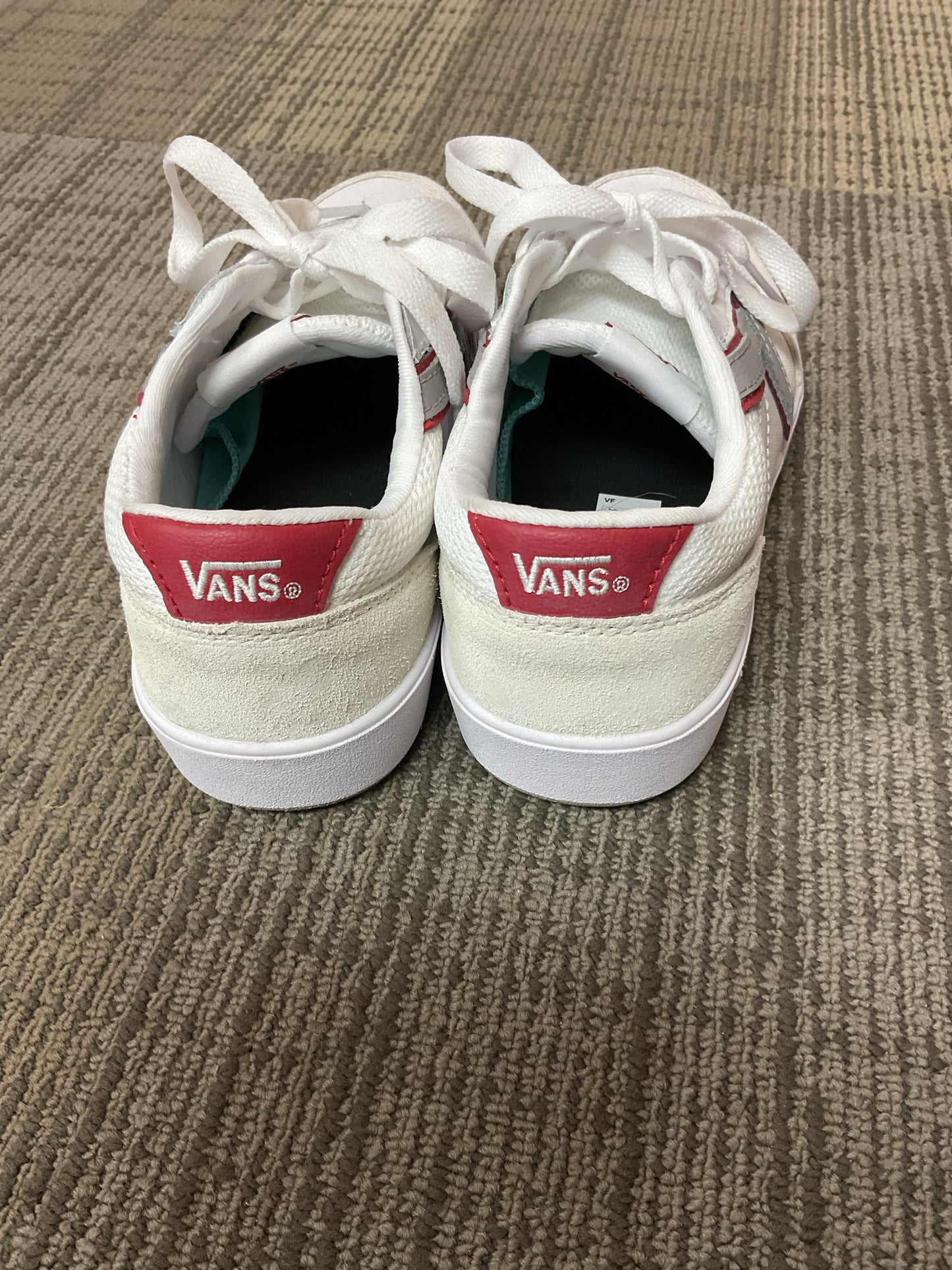 VANS 9.5 White shoes NEW Lowland CC Sport Red and white