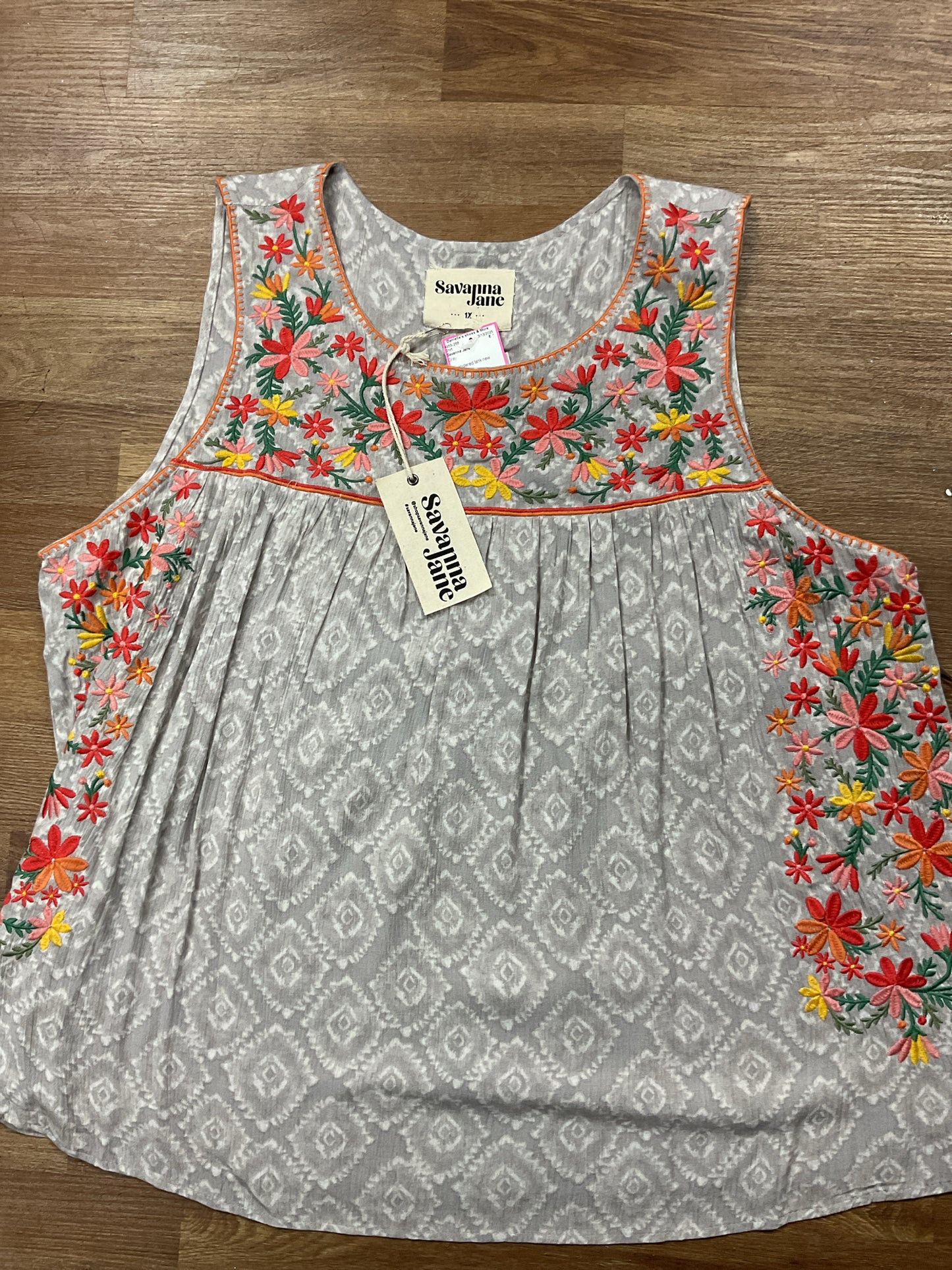 Savanna Jane Size 1X Gray Shirt