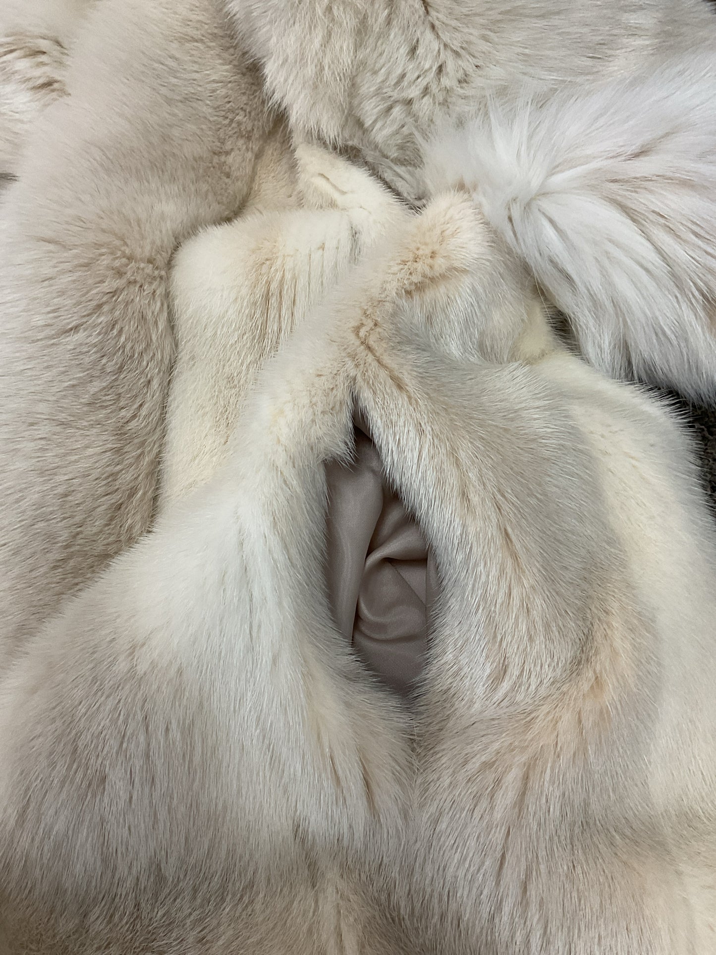 Ribnick Size M White Coat fox fur