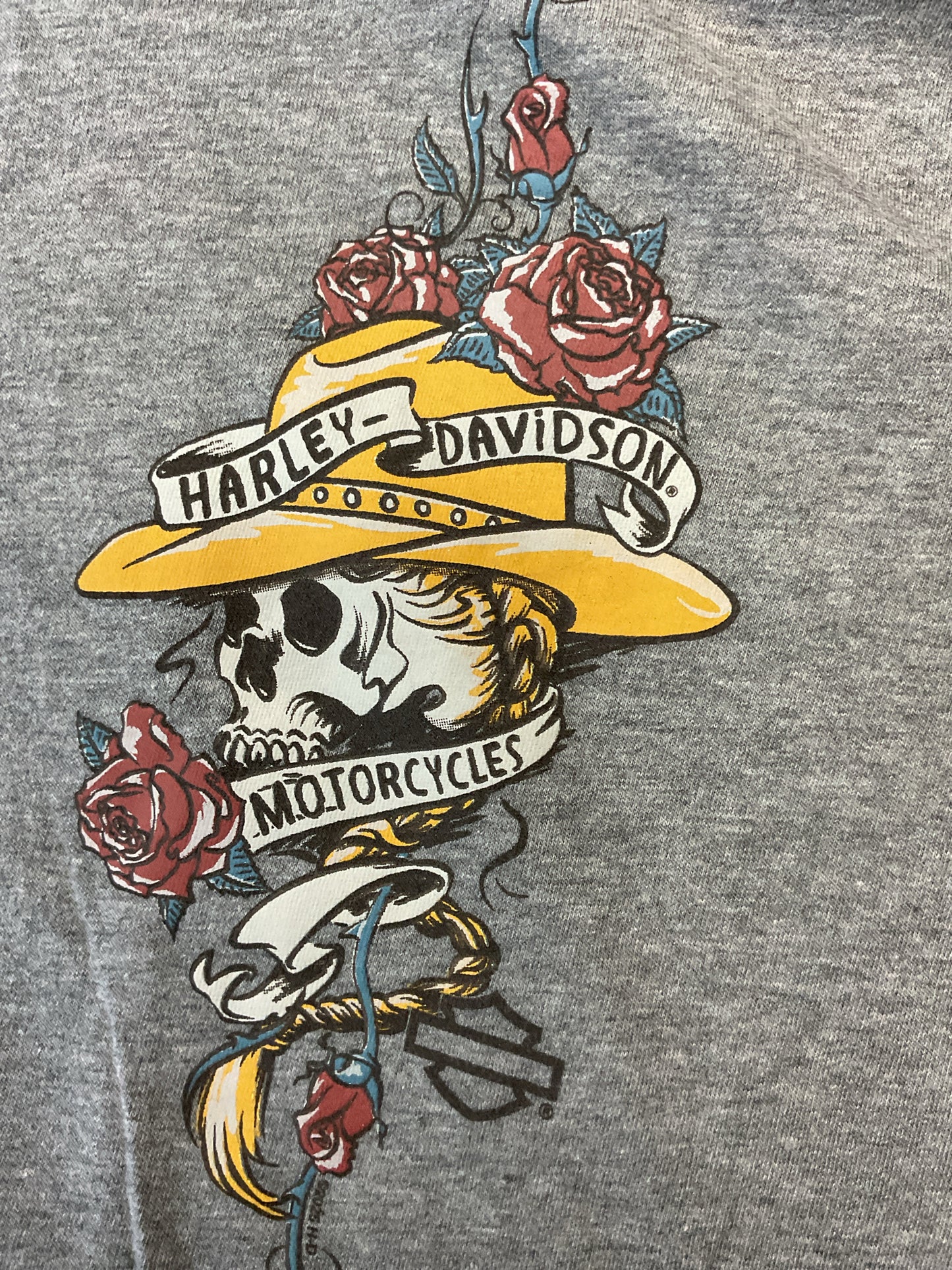 Harley Davidson Size XL Gray Shirt ladies yellow hat skull
