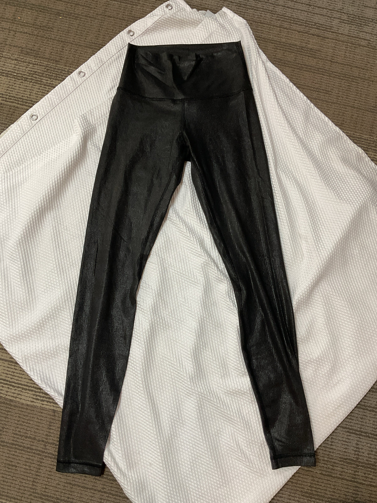 Lululemon Size 4 Black Pants shimmer leggings
