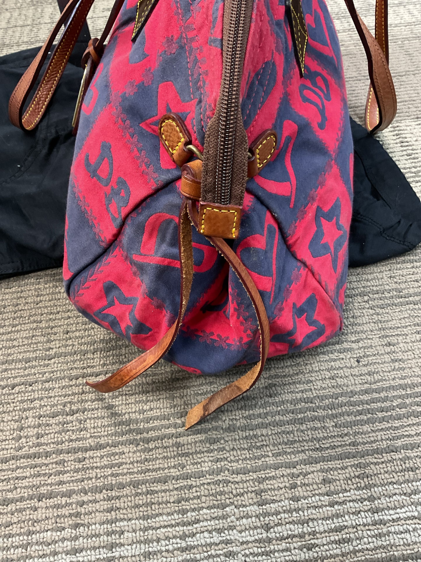Dooney & Bourke Purse Y2K vintage large shoulder bag red stars hearts