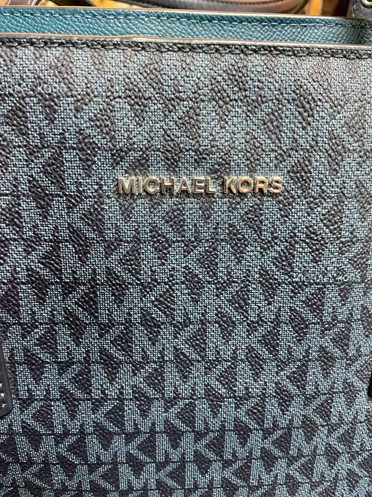 Michael Kors Purse large Charlotte shoulder bag with padded ipad area