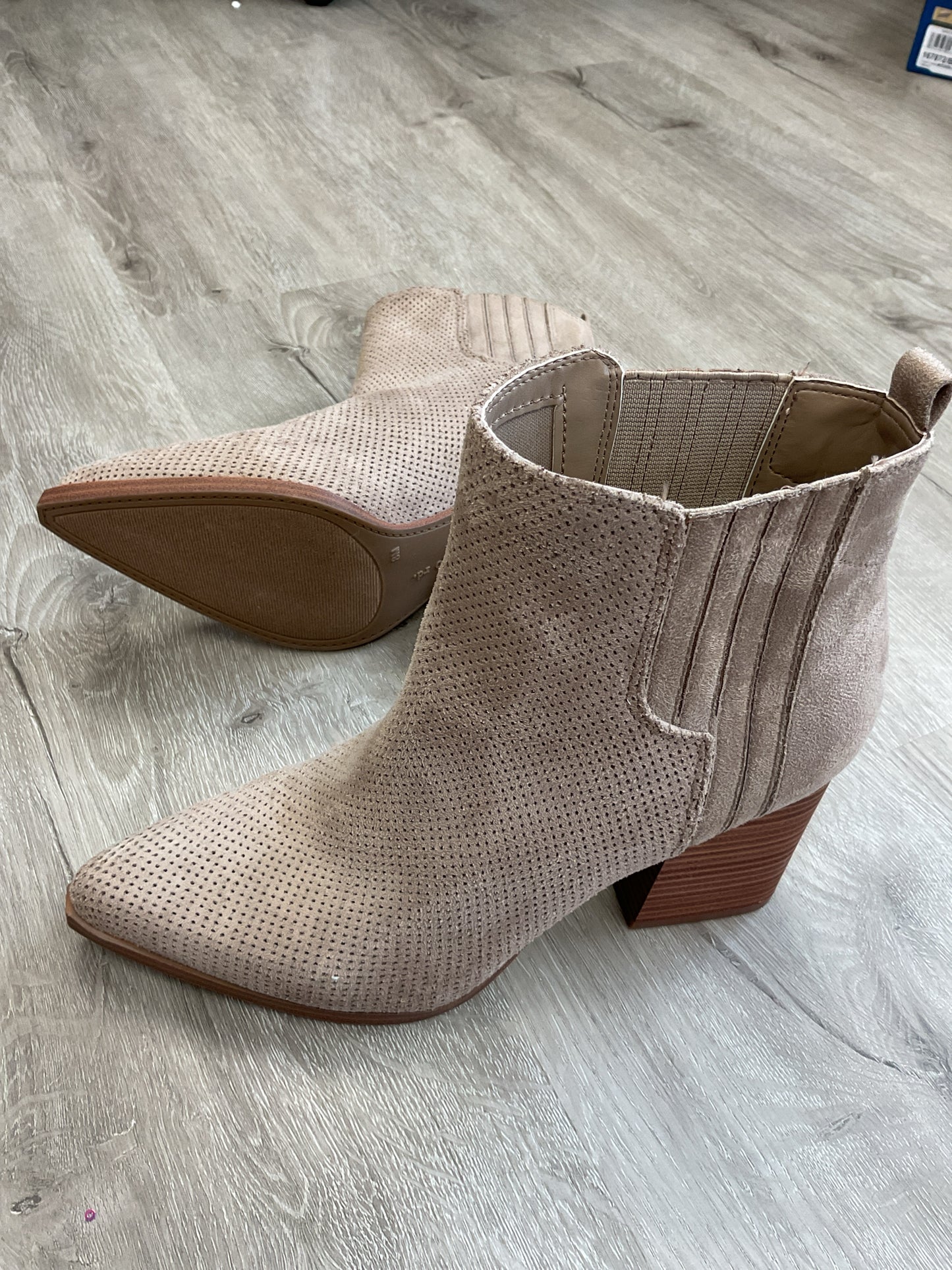 Indigo Rd. 8 Beige Boots perforated western booties slip on NEW