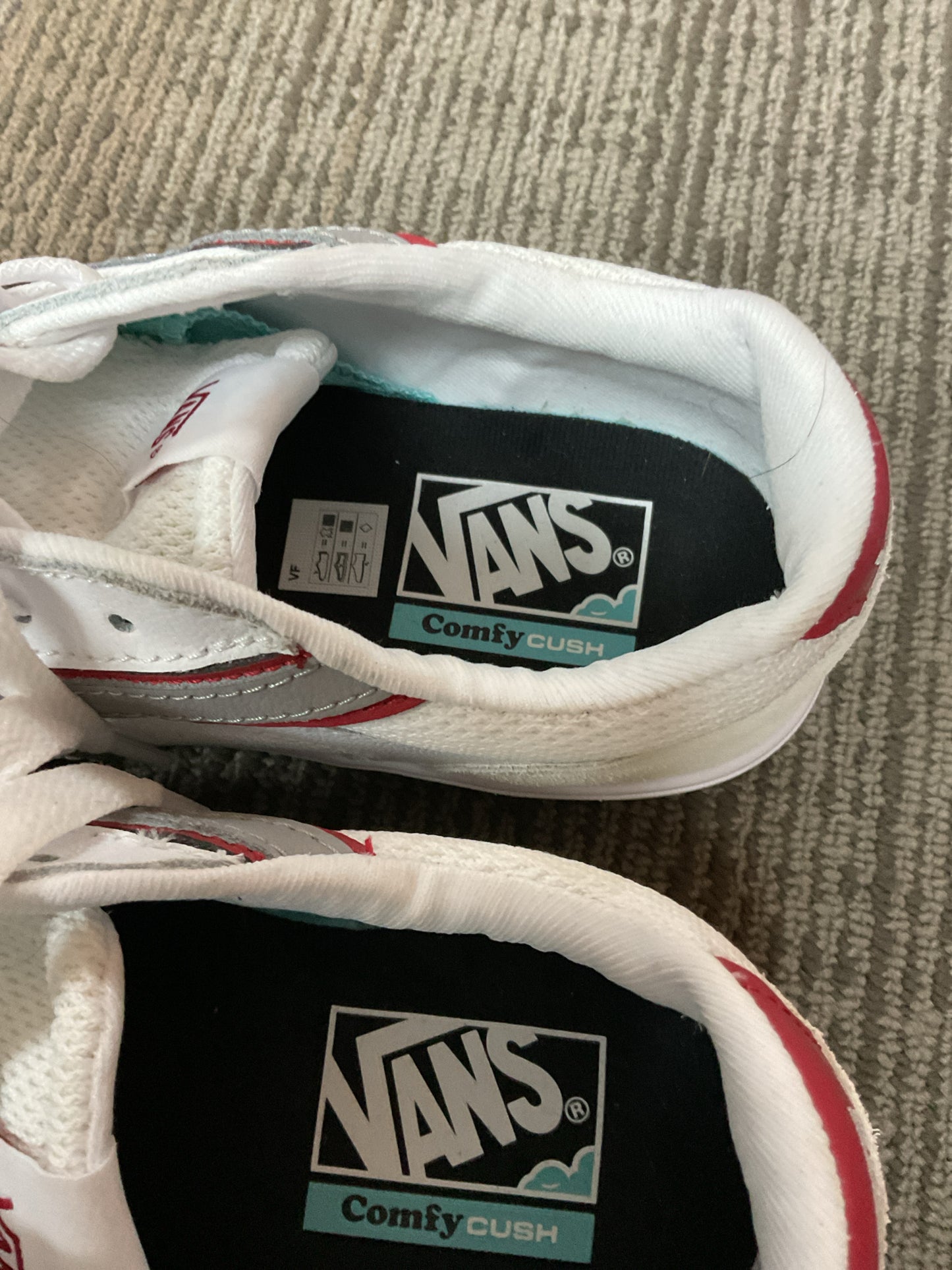 VANS 9.5 White shoes NEW Lowland CC Sport Red and white