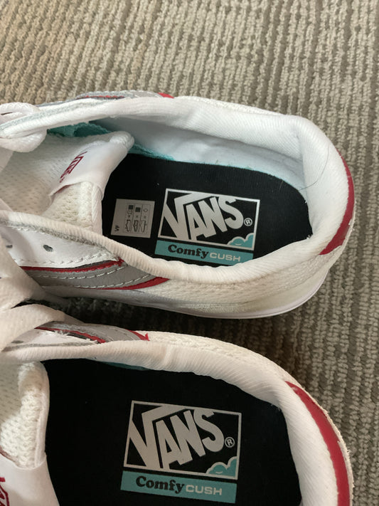 VANS 9.5 White shoes NEW Lowland CC Sport Red and white