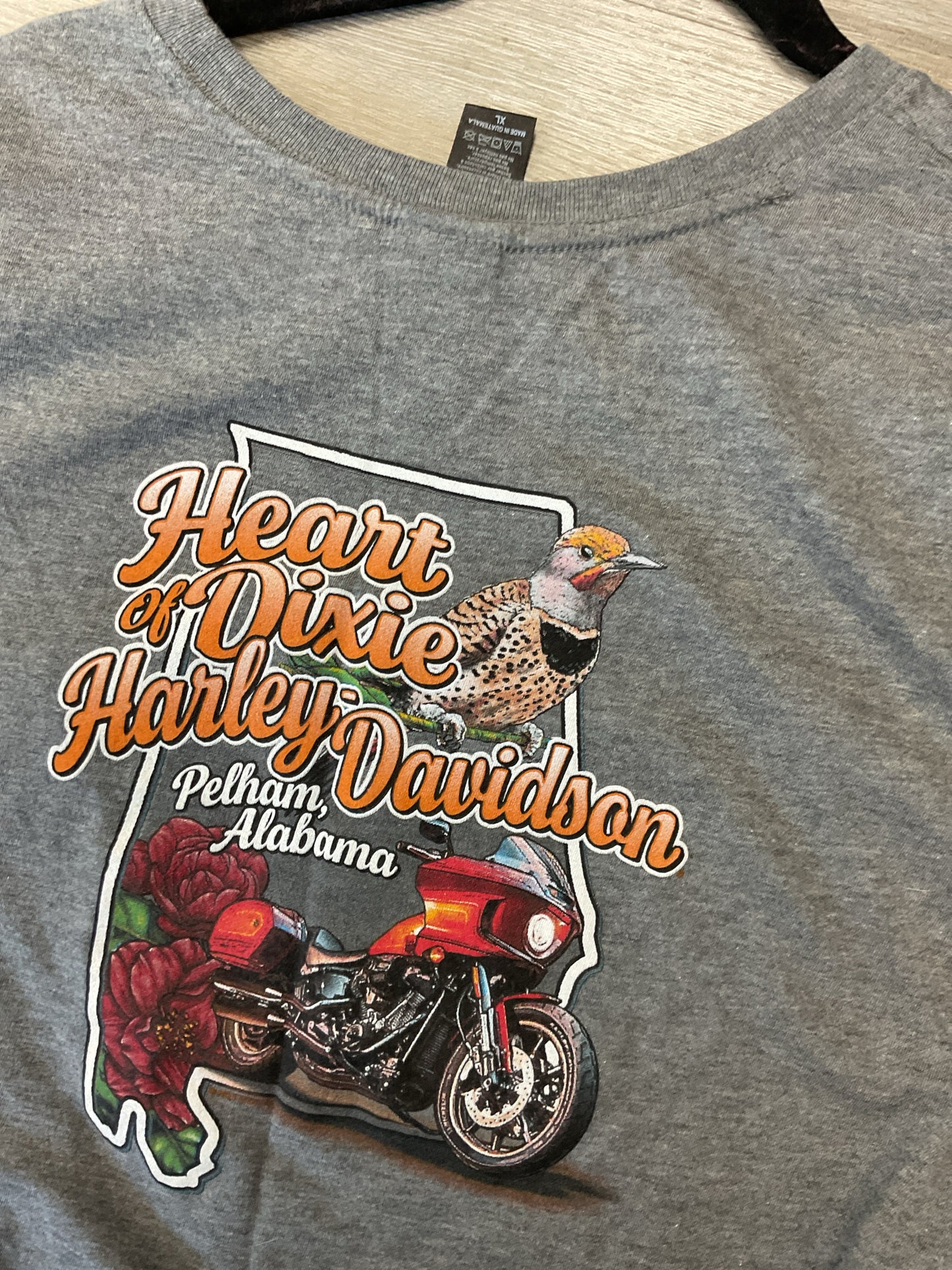 Harley Davidson Size XL Gray Shirt ladies yellow hat skull
