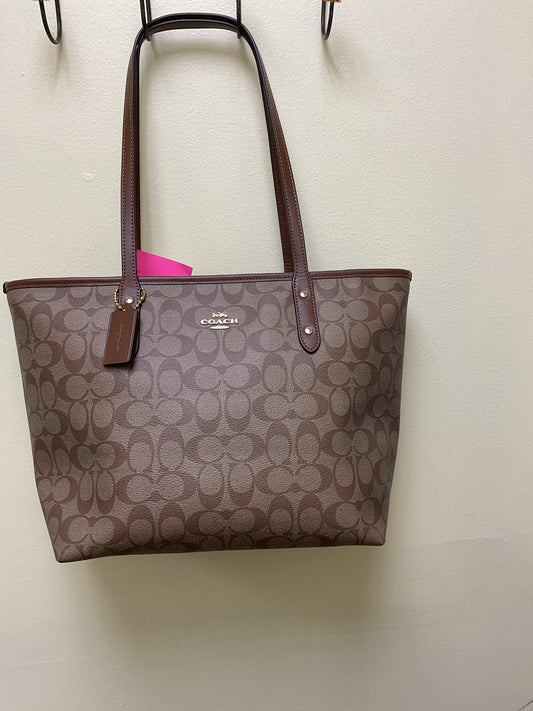 coach Purse NWT signiture city zip tote Khaki