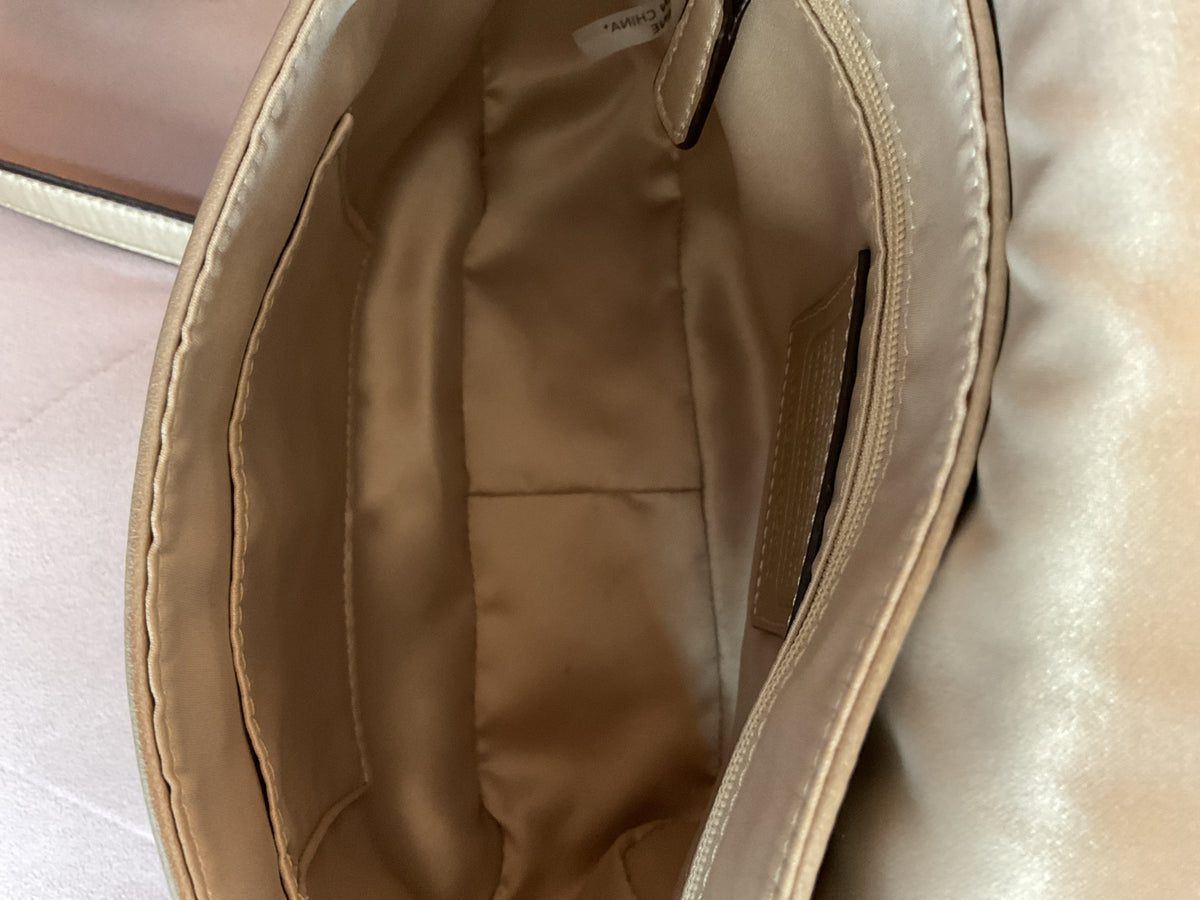 coach Purse champaigne Taylor Leather MINT Condition