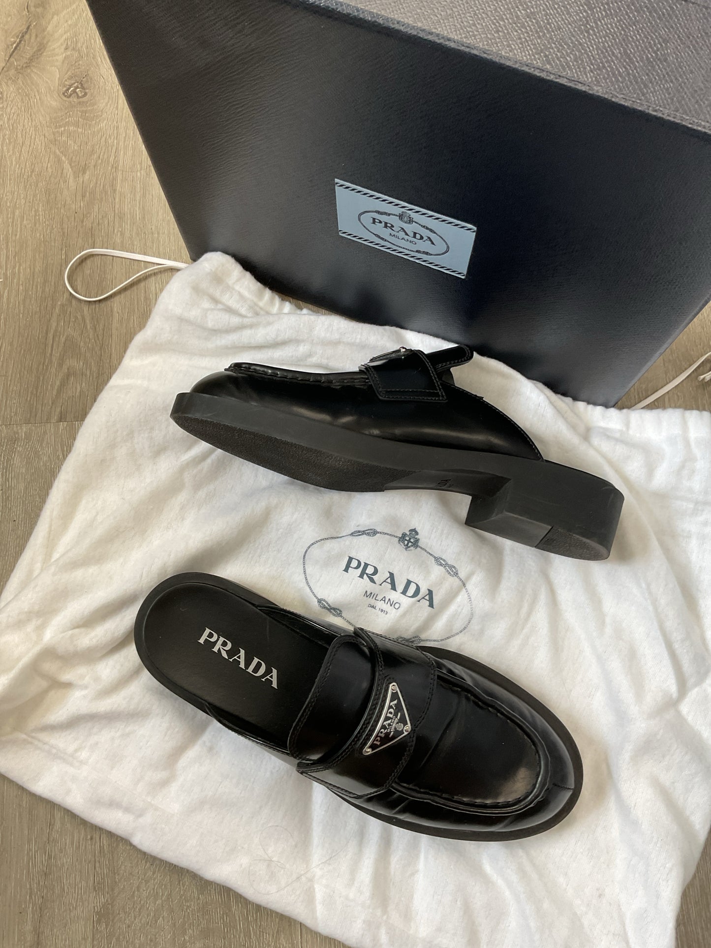 Prada 8 shoes 38.5 slide triangle mule black leather