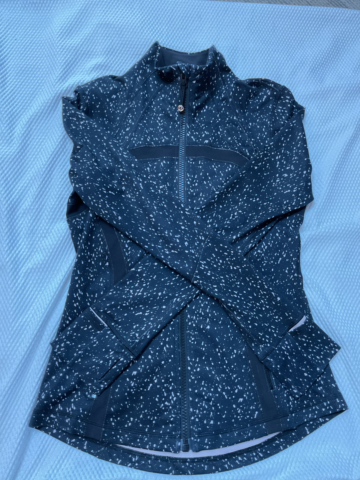 Lululemon Size 8 Black jacket Define black & white speckled