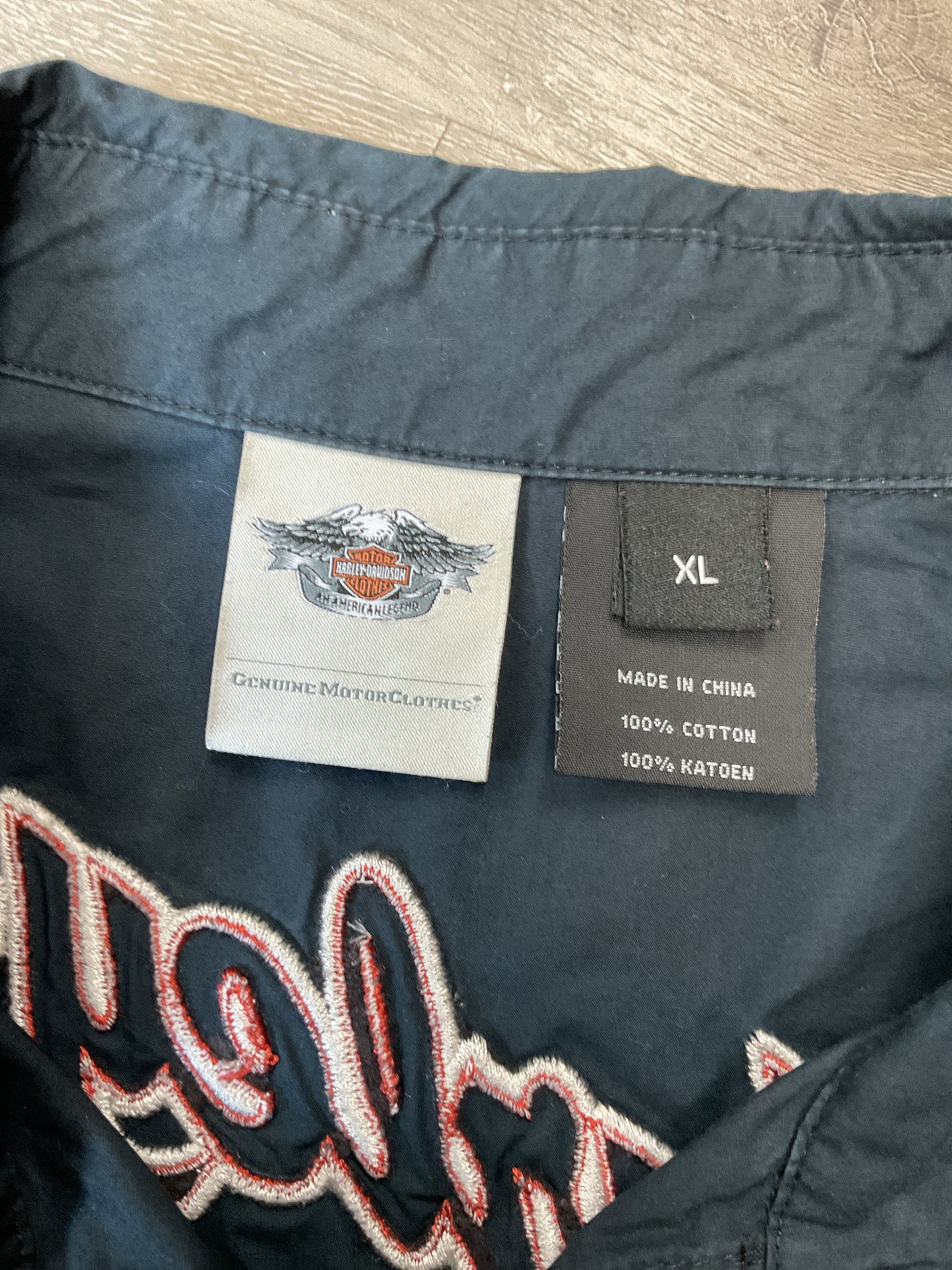 Harley Davidson Size XL Black Shirt snap front sleeveless orange wings